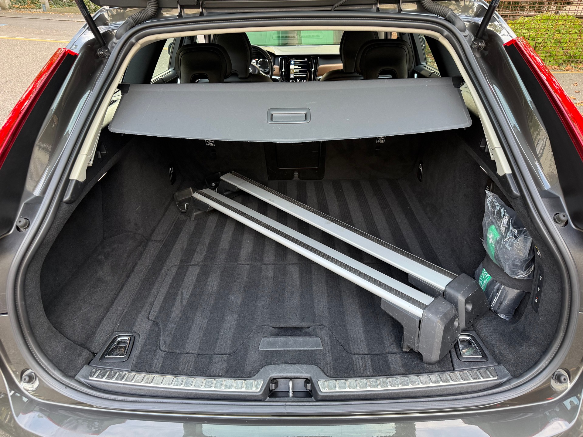 VOLVO 2.0 T8 TE Inscription AWD-image-11