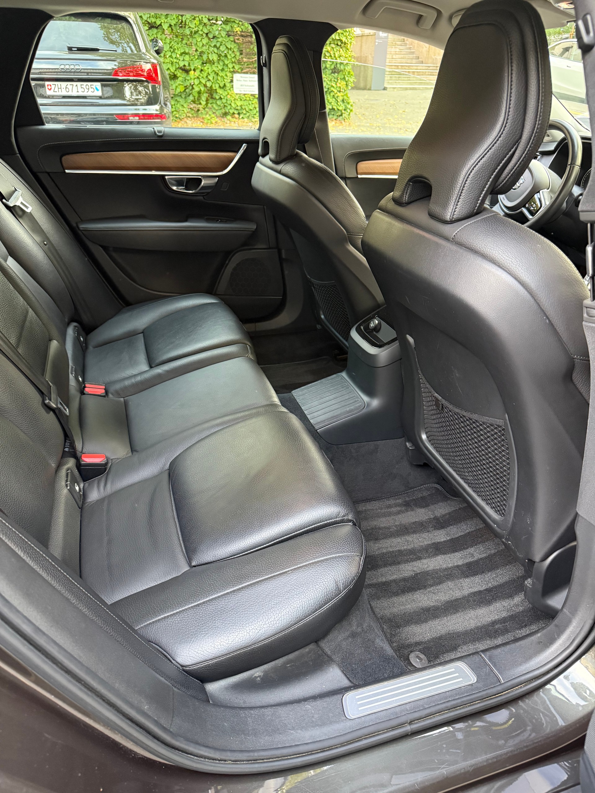 VOLVO 2.0 T8 TE Inscription AWD-image-9