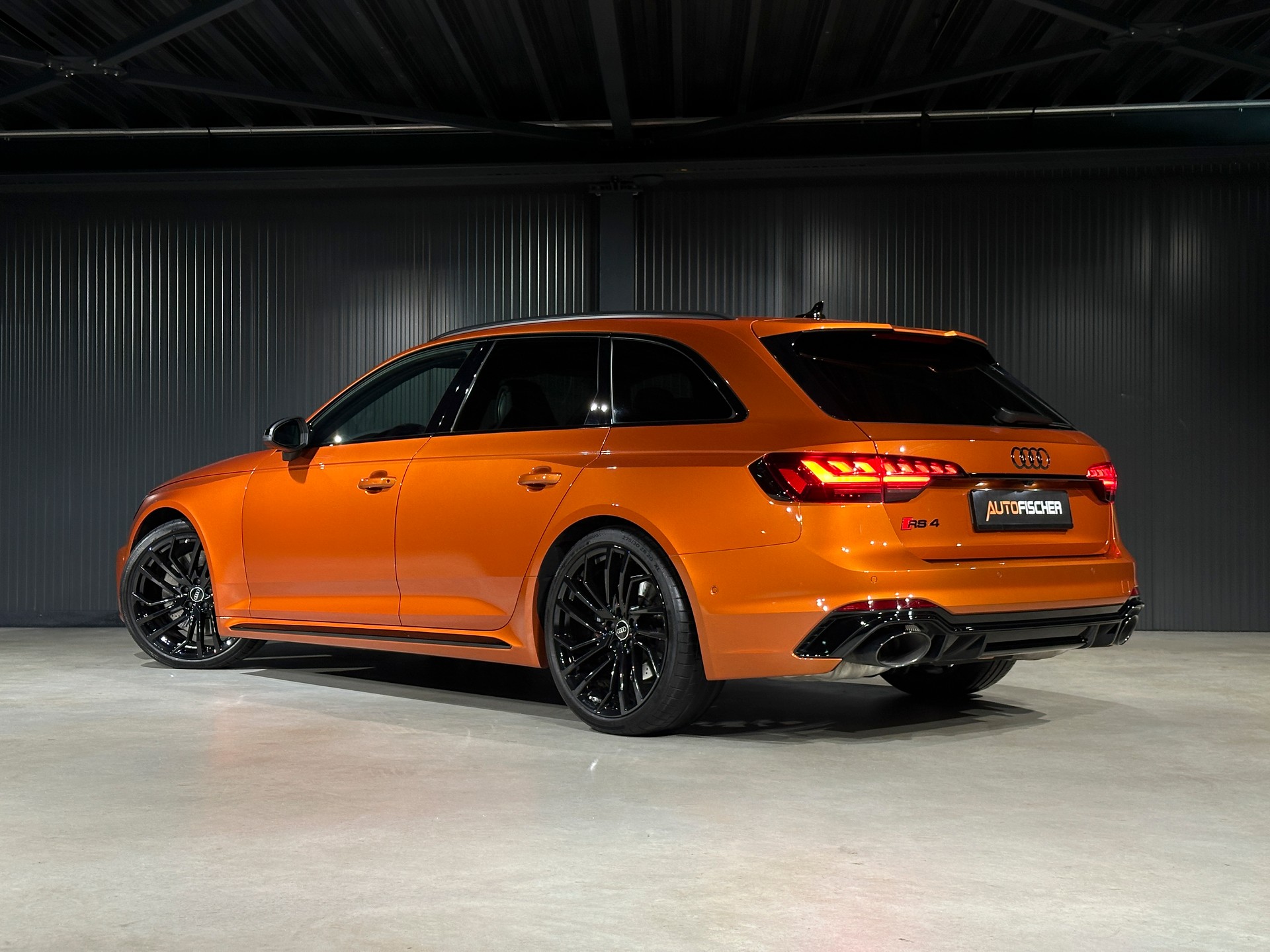 AUDI RS4 Avant quattro tiptronic-showroom-element-1