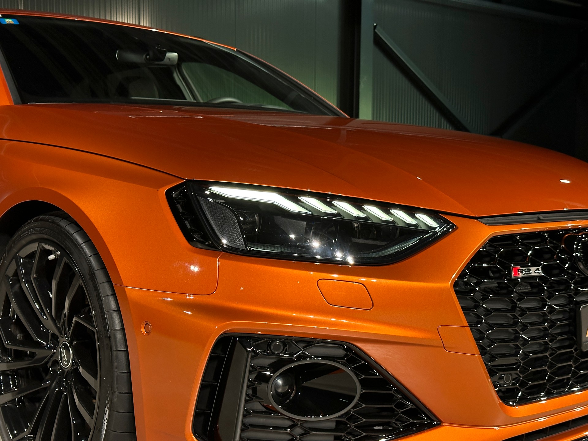 AUDI RS4 Avant quattro tiptronic-image-29