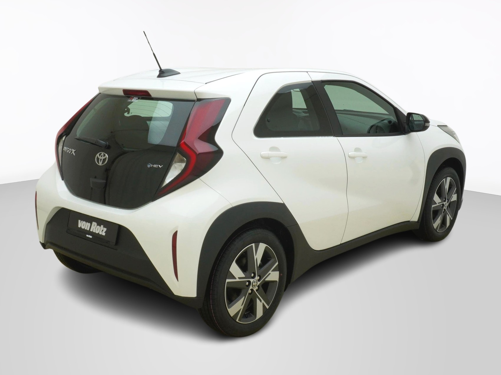 TOYOTA Aygo X 1.5 VVT-i HSD Comfort-showroom-element-3