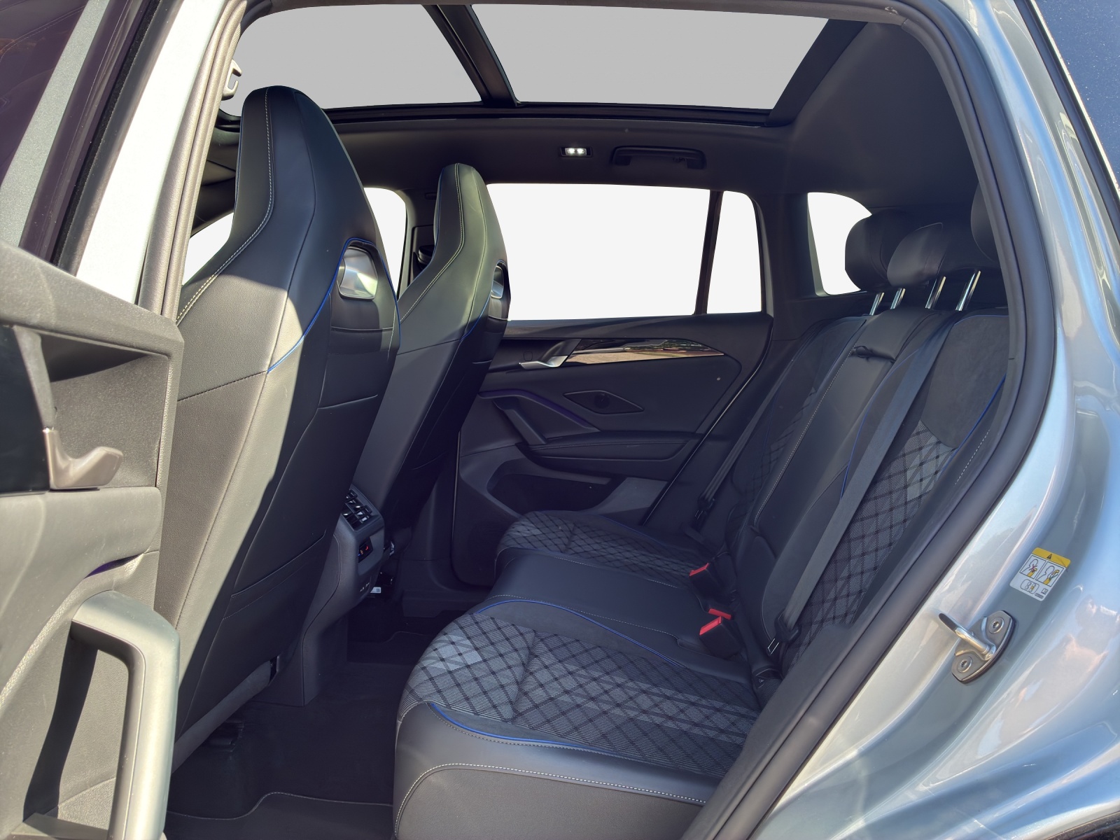 VW Tiguan 2.0 TSI DSG R-Line 4Motion-image-11