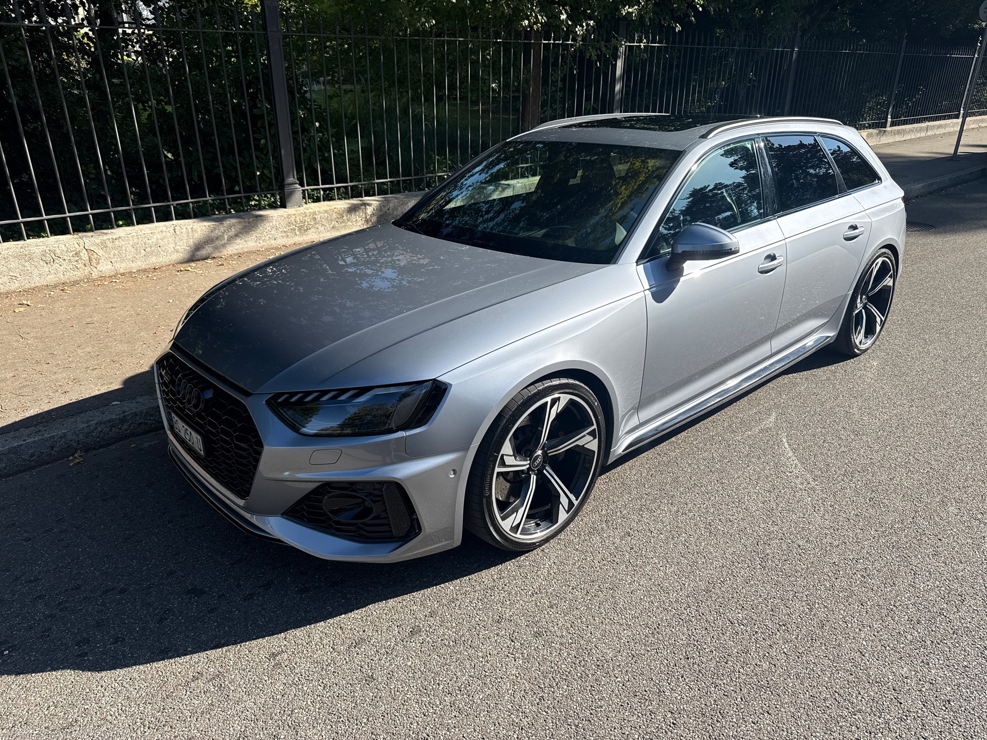 AUDI RS4 Avant quattro tiptronic