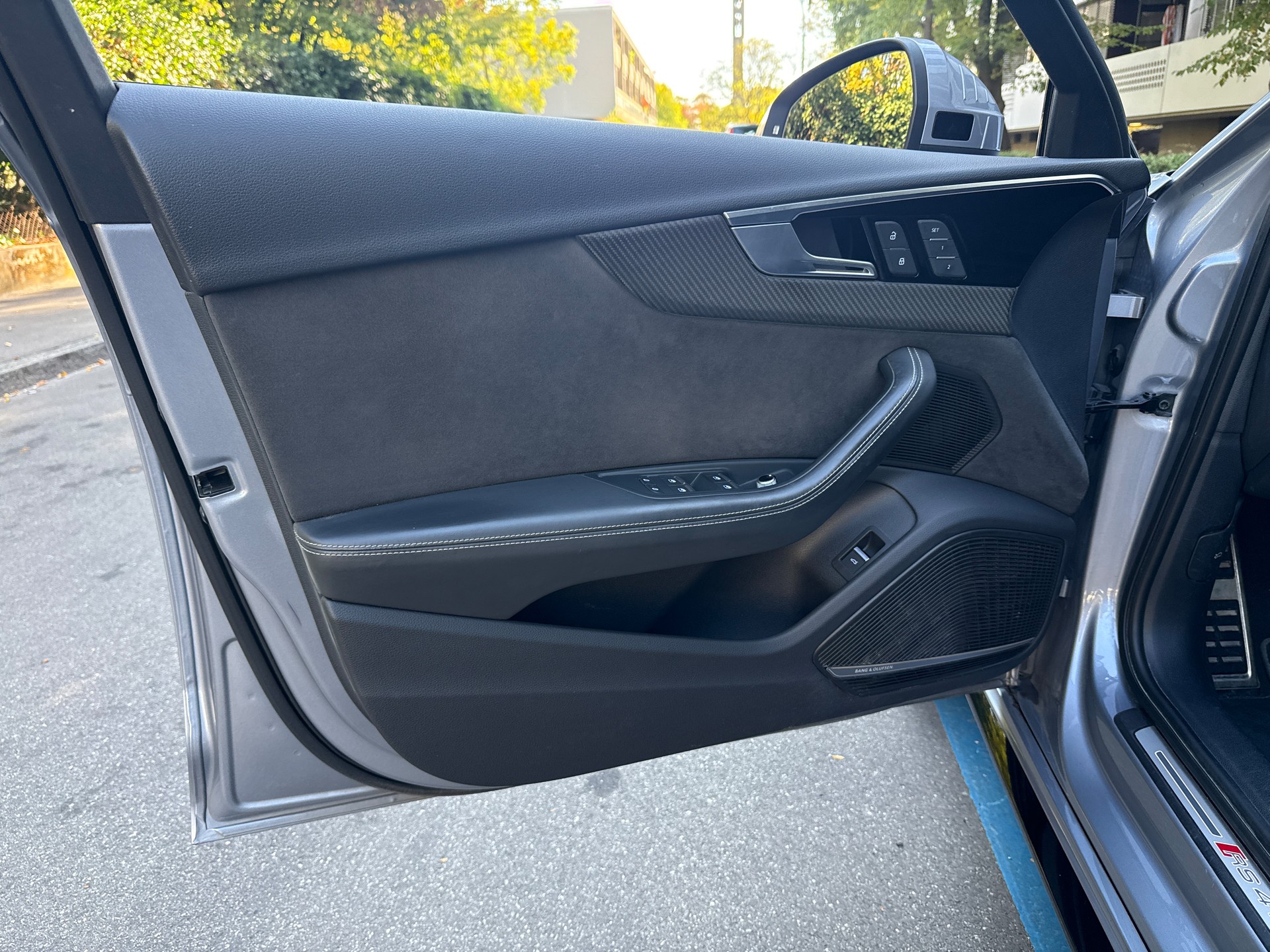 AUDI RS4 Avant quattro tiptronic-image-6