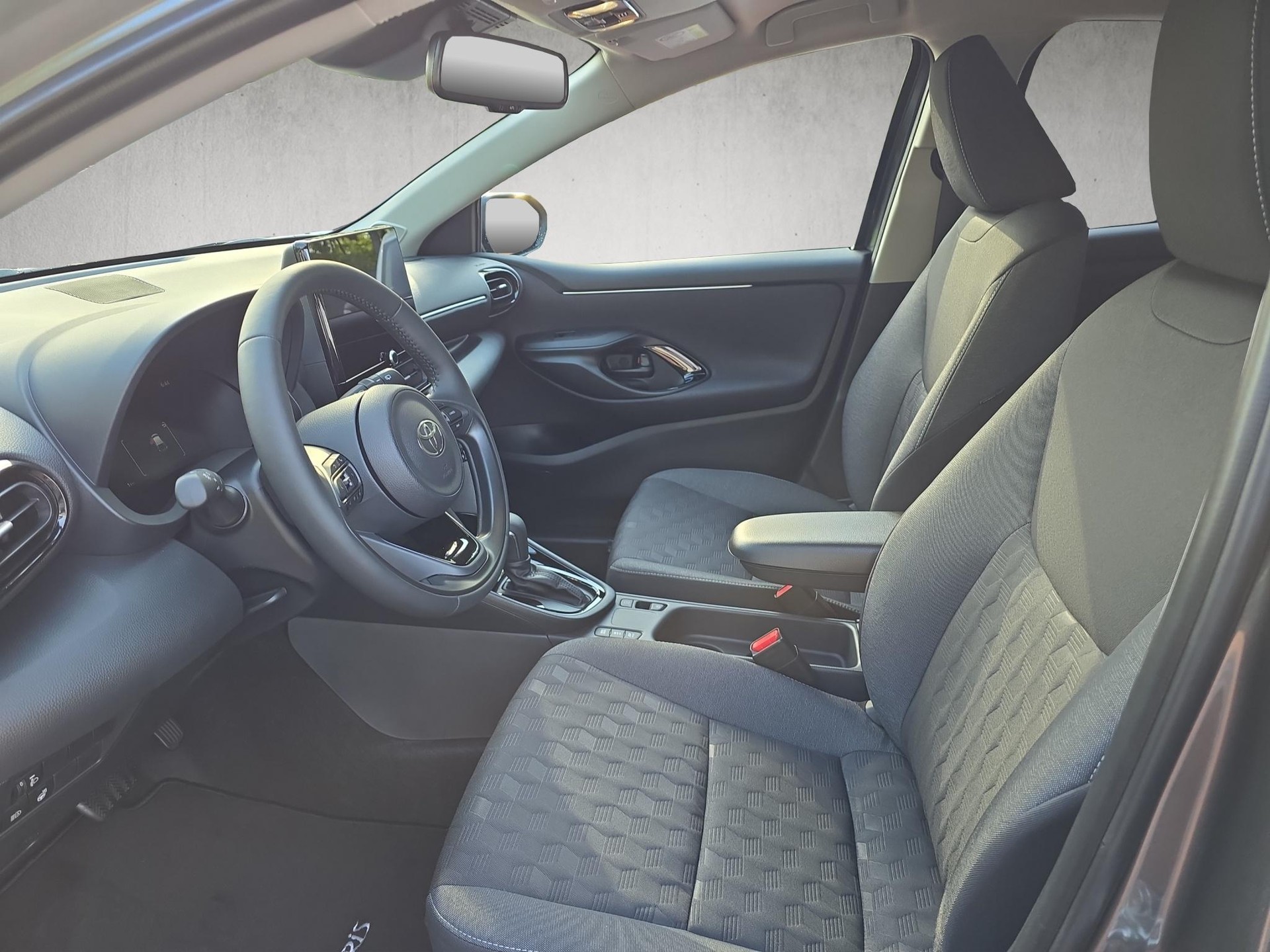 TOYOTA Yaris 1.5 VVT-i HSD Trend-image-8