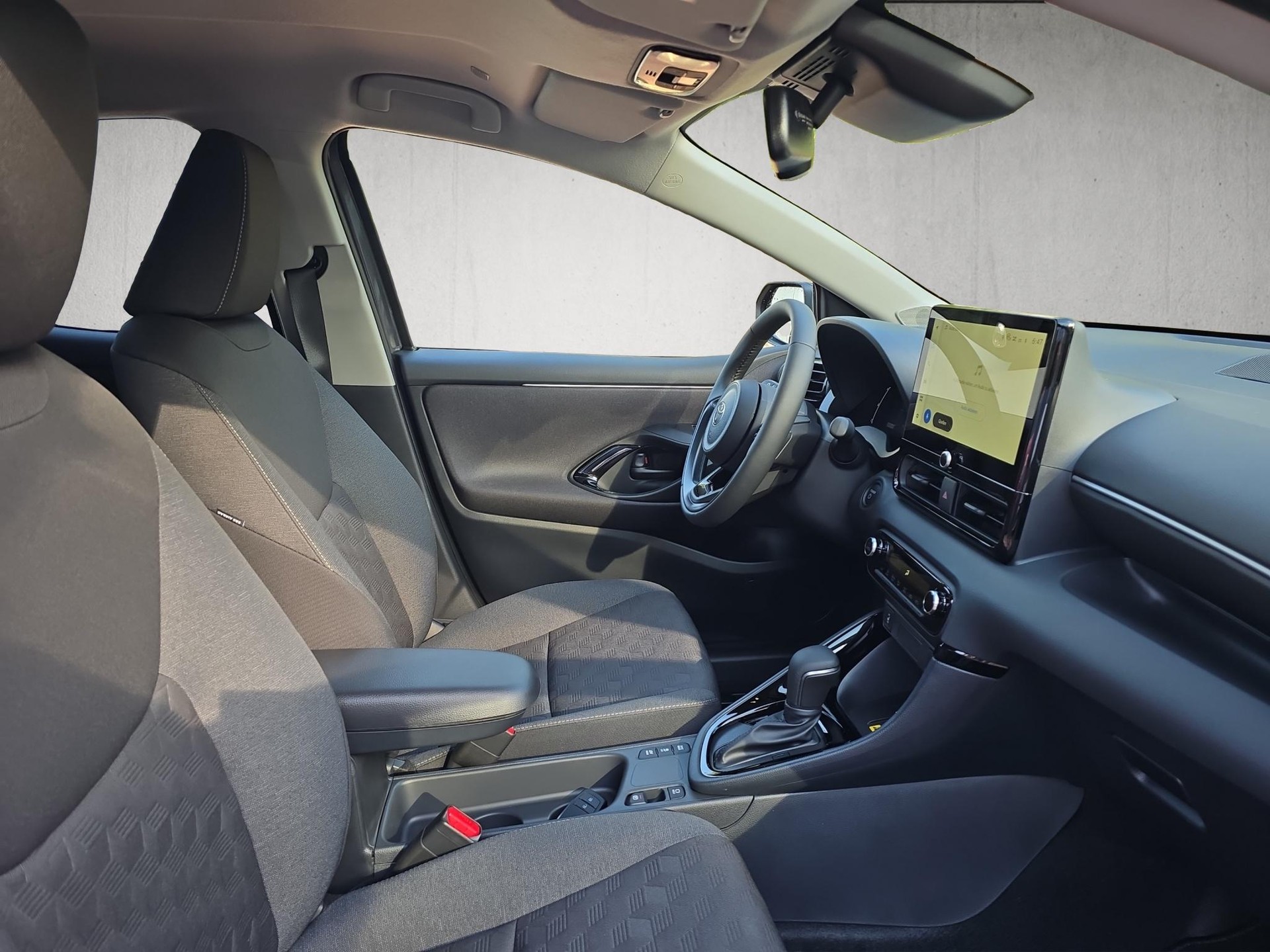TOYOTA Yaris 1.5 VVT-i HSD Trend-image-13