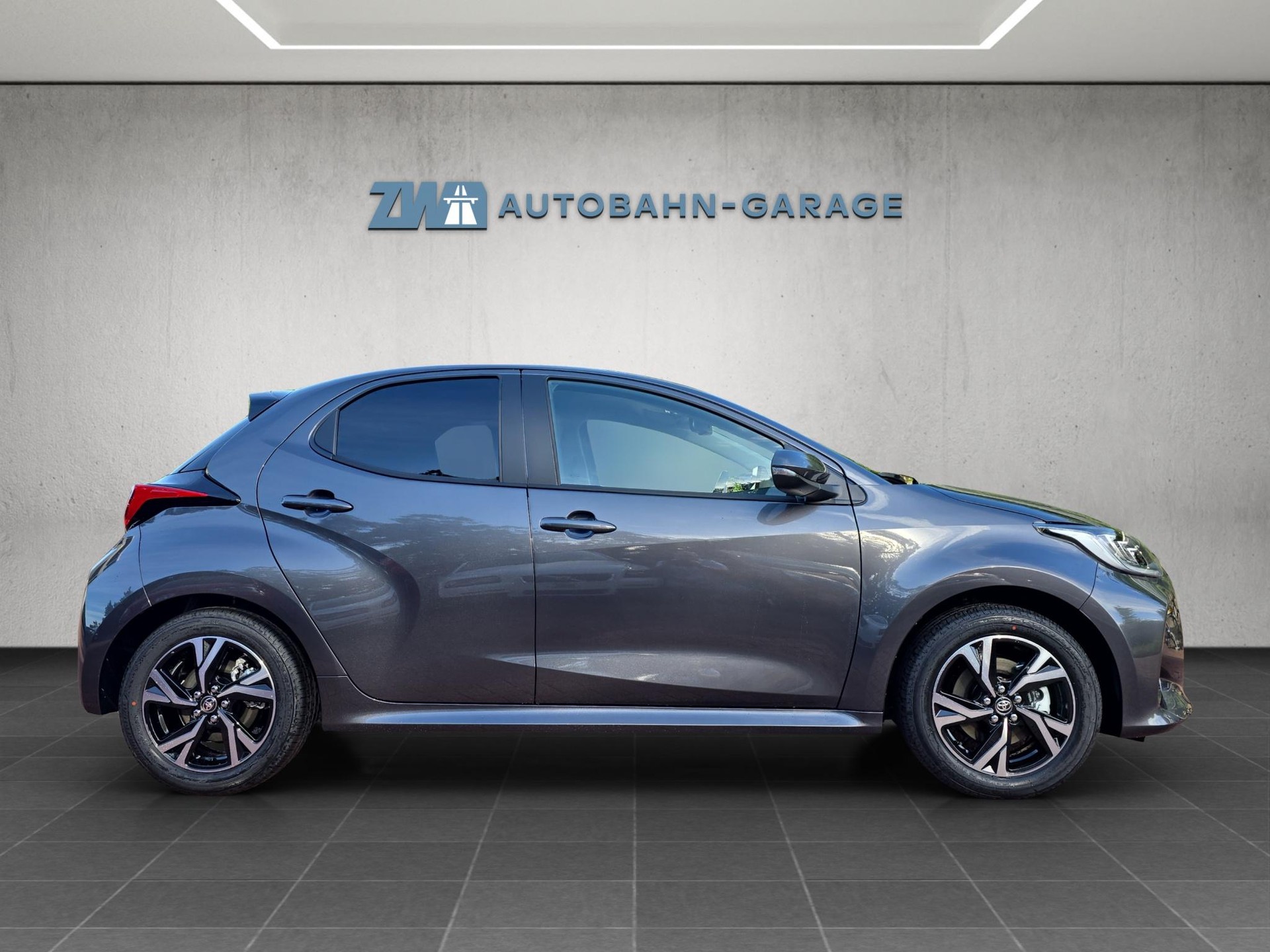 TOYOTA Yaris 1.5 VVT-i HSD Trend-image-5