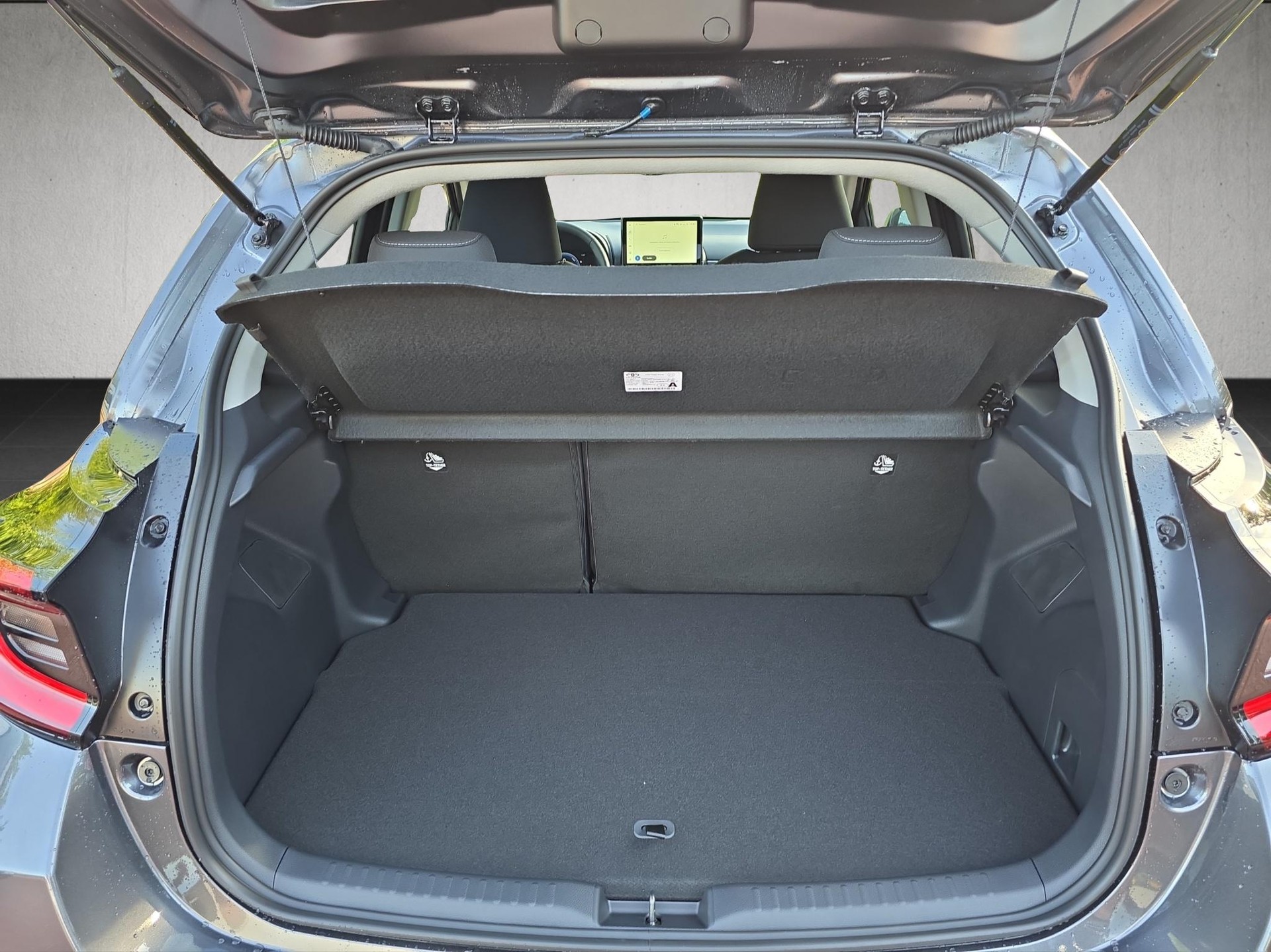 TOYOTA Yaris 1.5 VVT-i HSD Trend-image-12