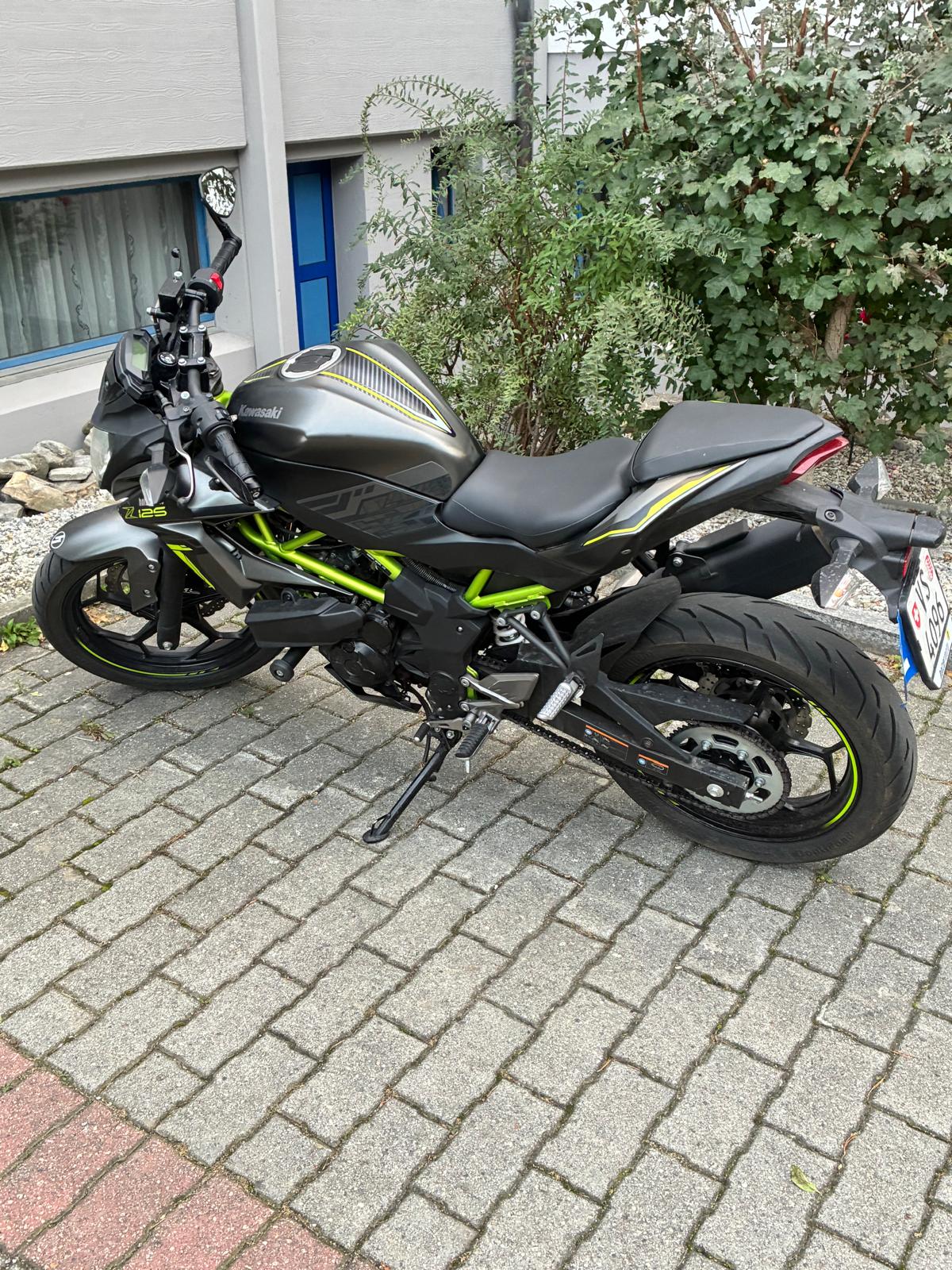 KAWASAKI Z 125-image-0