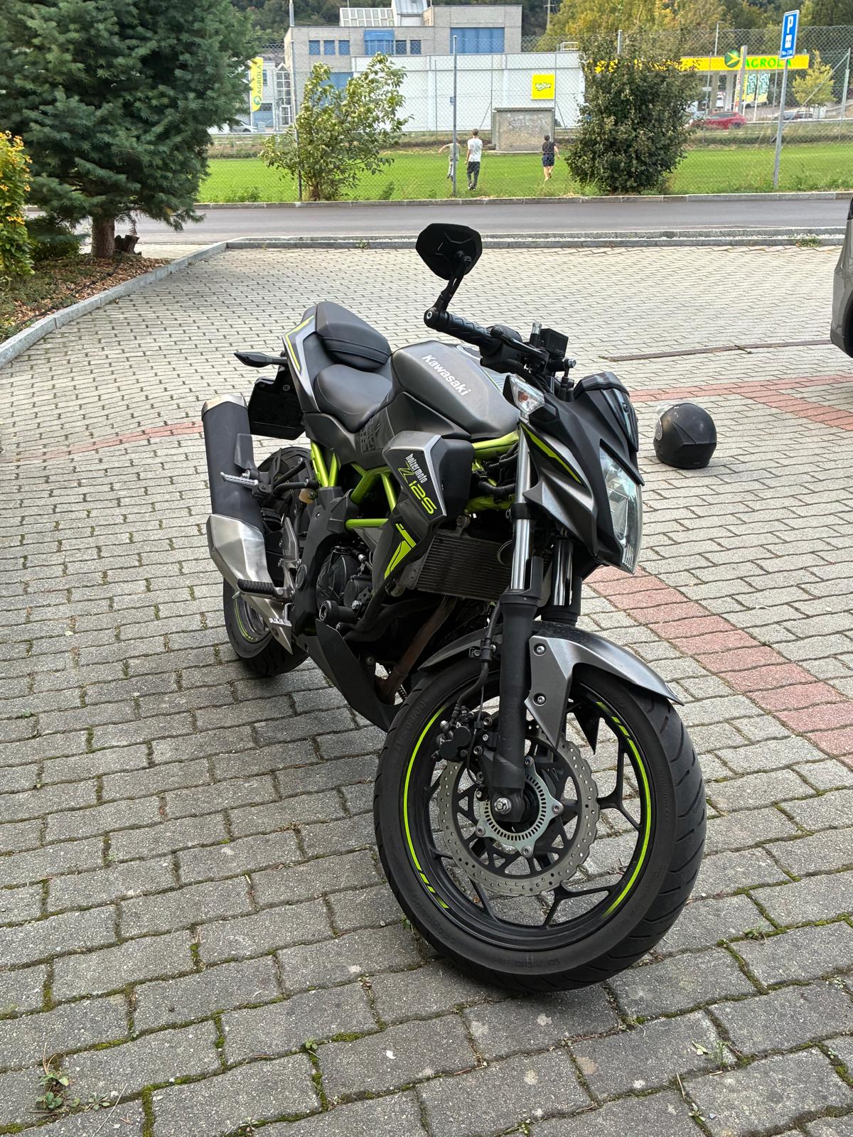 KAWASAKI Z 125-image-1