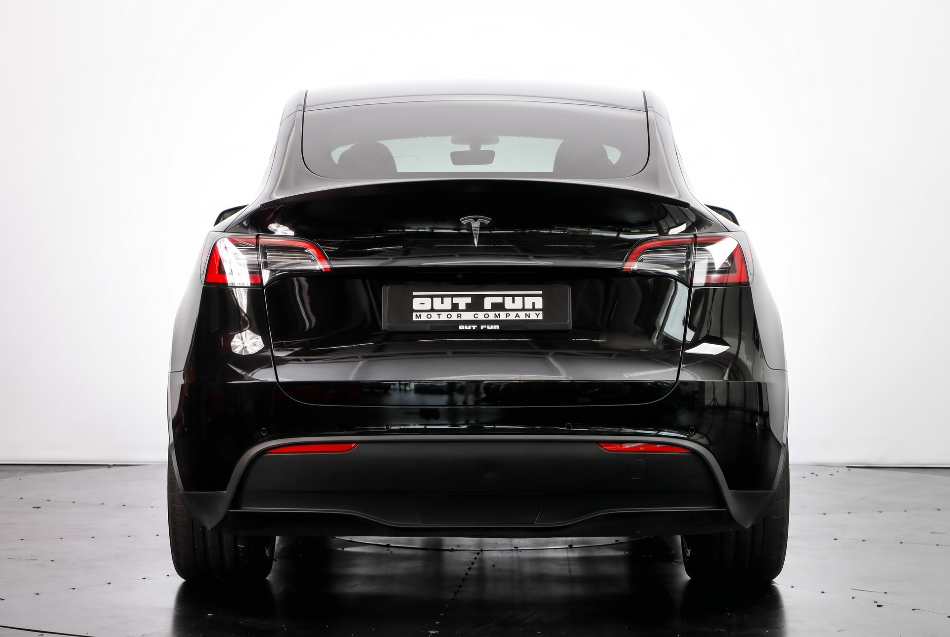 TESLA Model Y Long Range • Jantes 20" Induction • Autopilot • Garantie Tesla 11.2027-showroom-element-2
