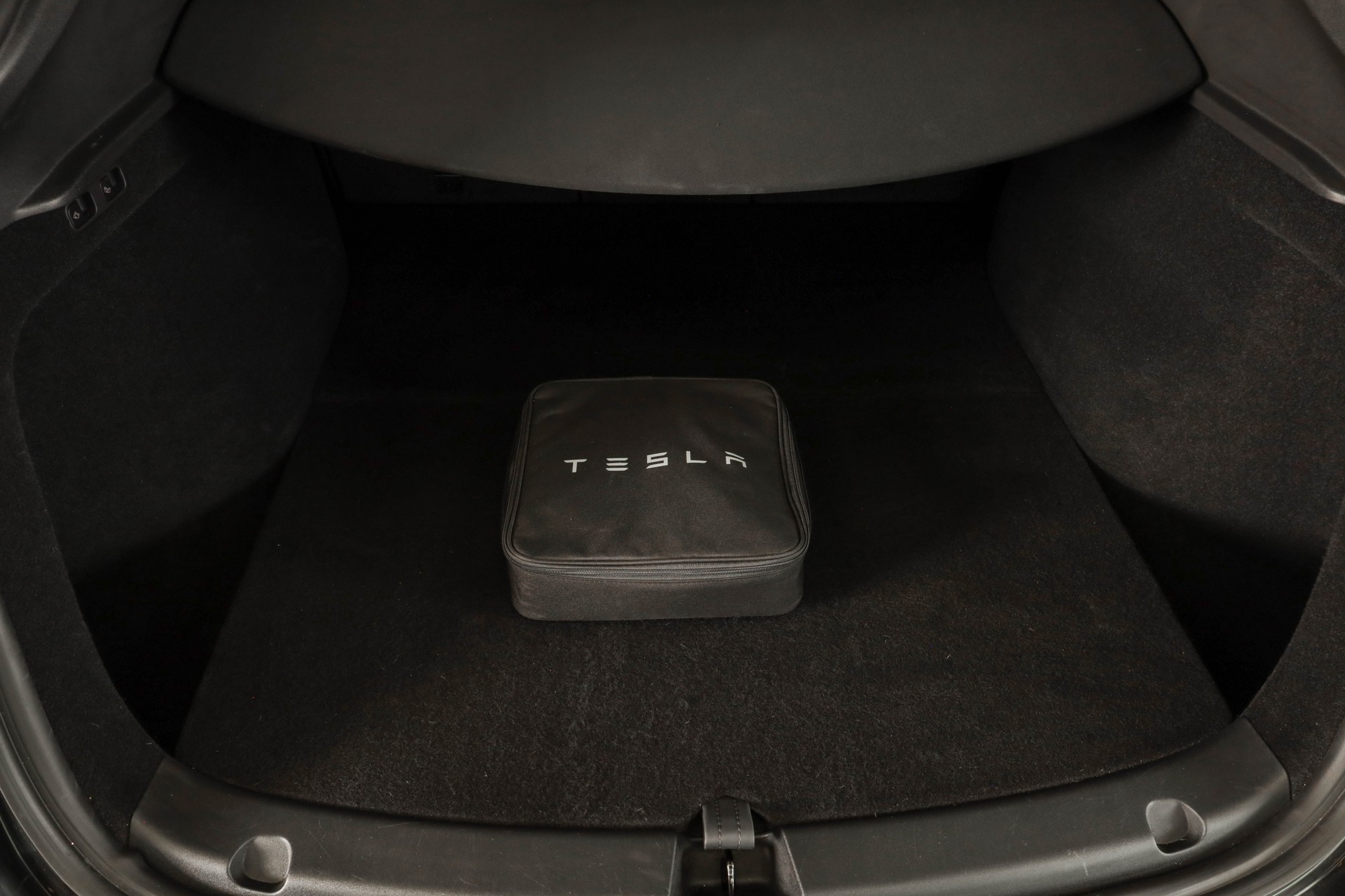 TESLA Model Y Long Range • Jantes 20" Induction • Autopilot • Garantie Tesla 11.2027-image-16