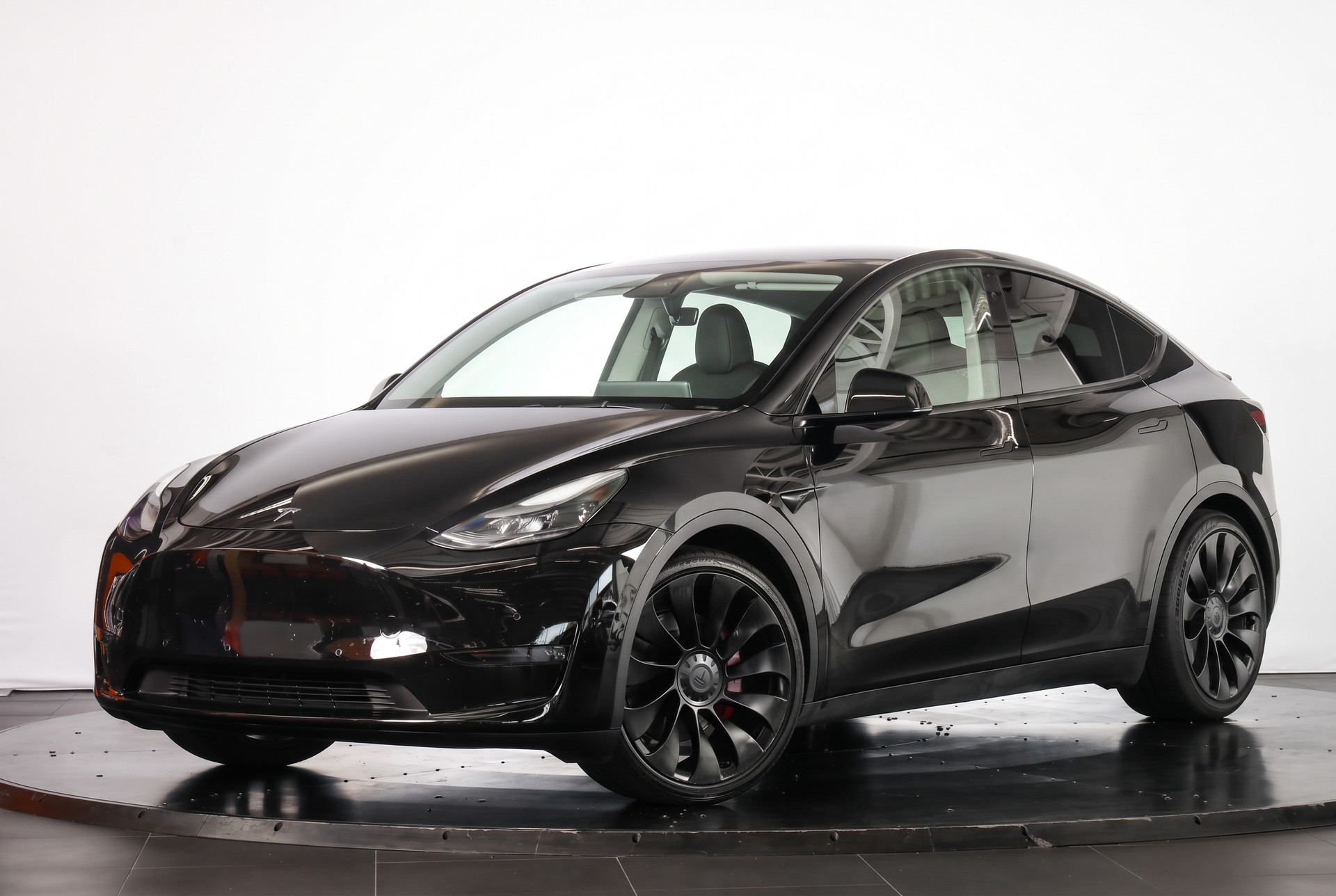 TESLA Model Y Long Range • Jantes 20" Induction • Autopilot • Garantie Tesla 11.2027-image-5