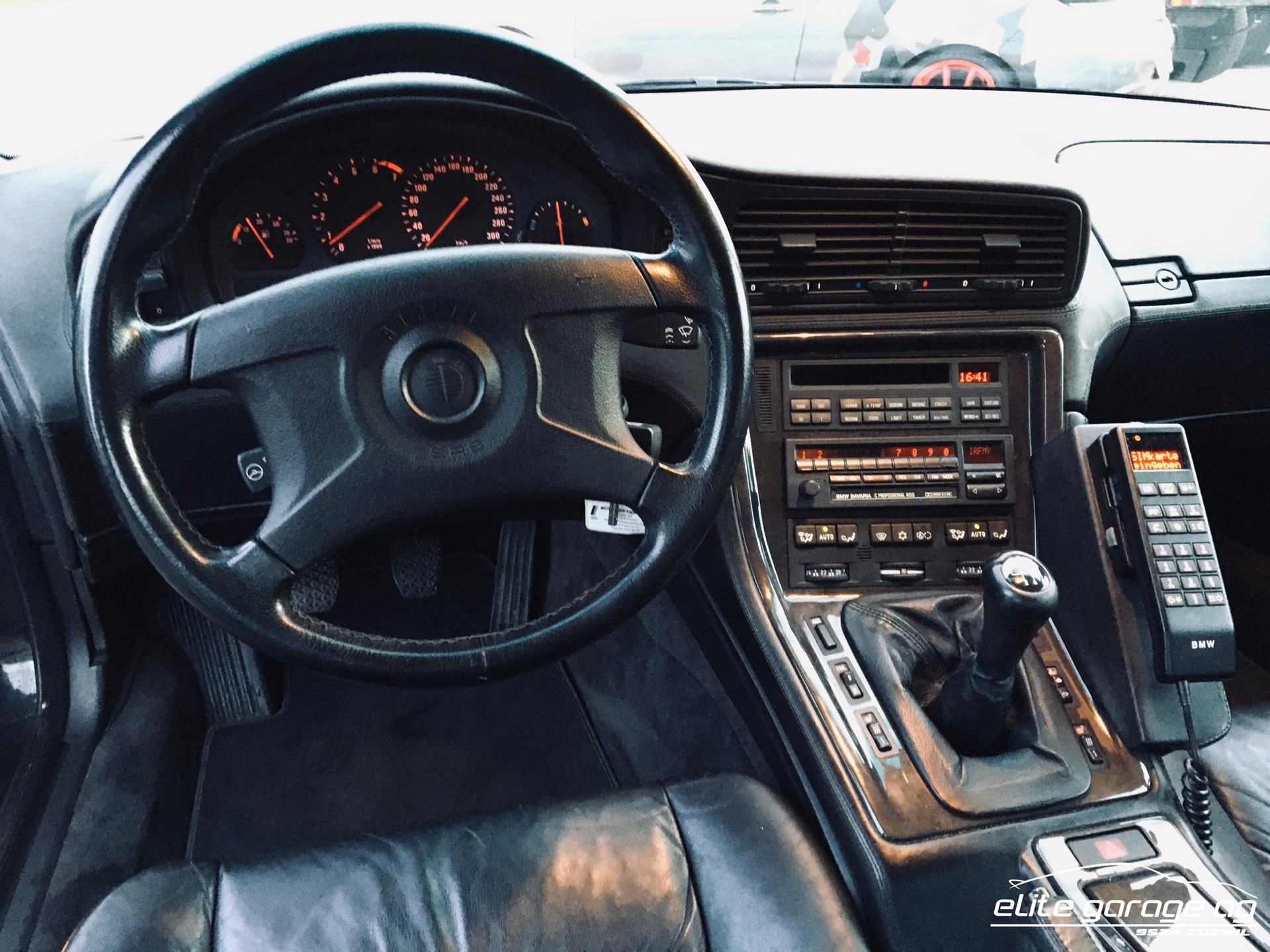 BMW 850CSi-image-10