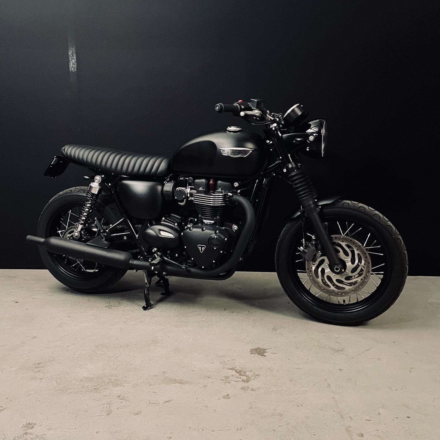 TRIUMPH Bonneville T120 Black