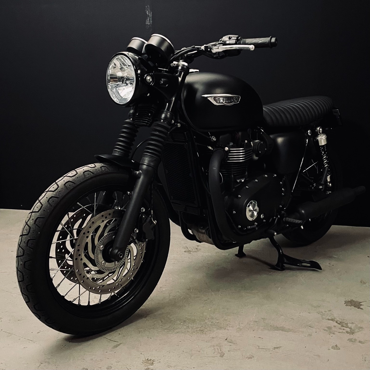 TRIUMPH Bonneville T120 Black-image-5