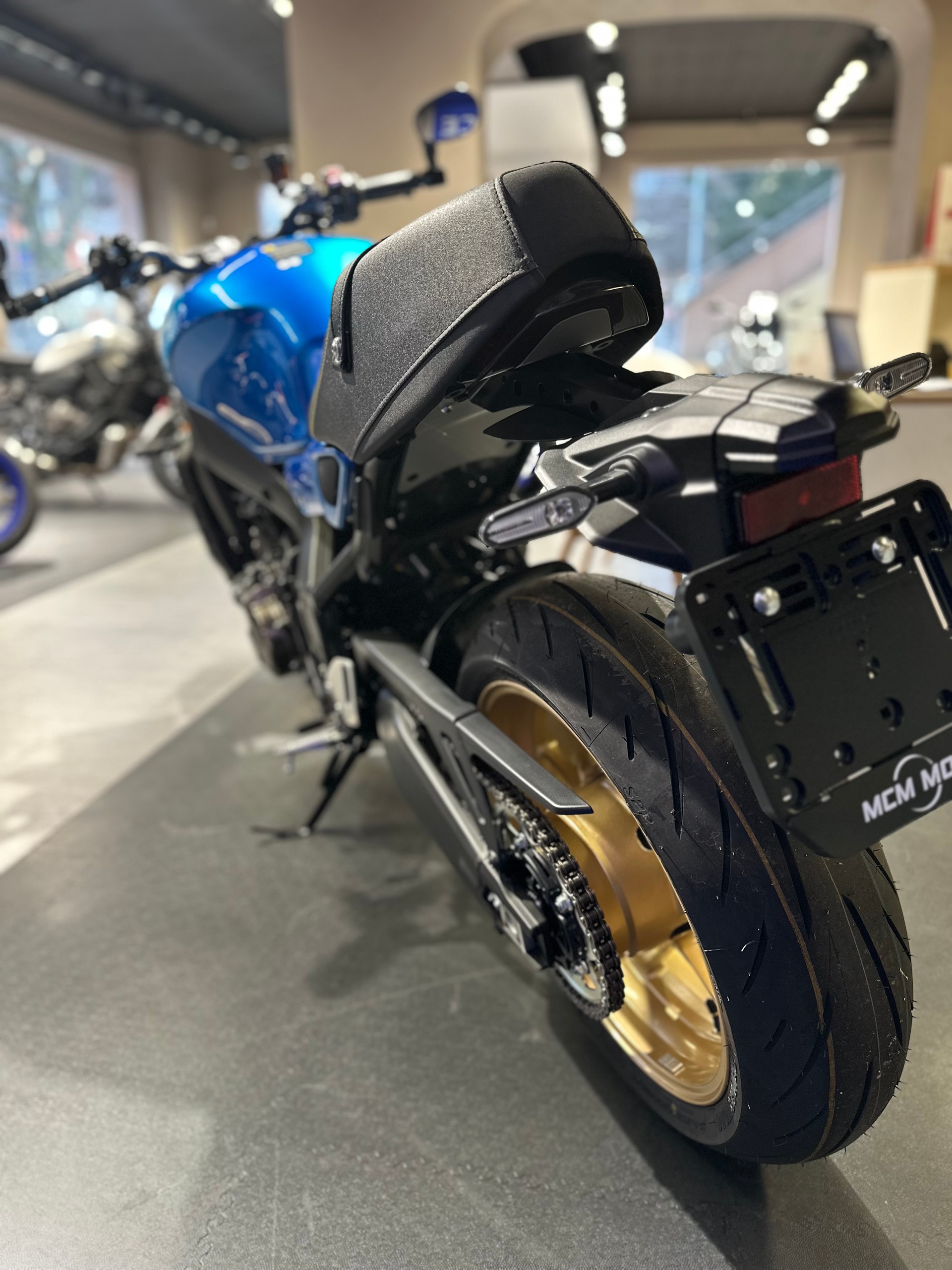 YAMAHA XSR 900-showroom-element-2