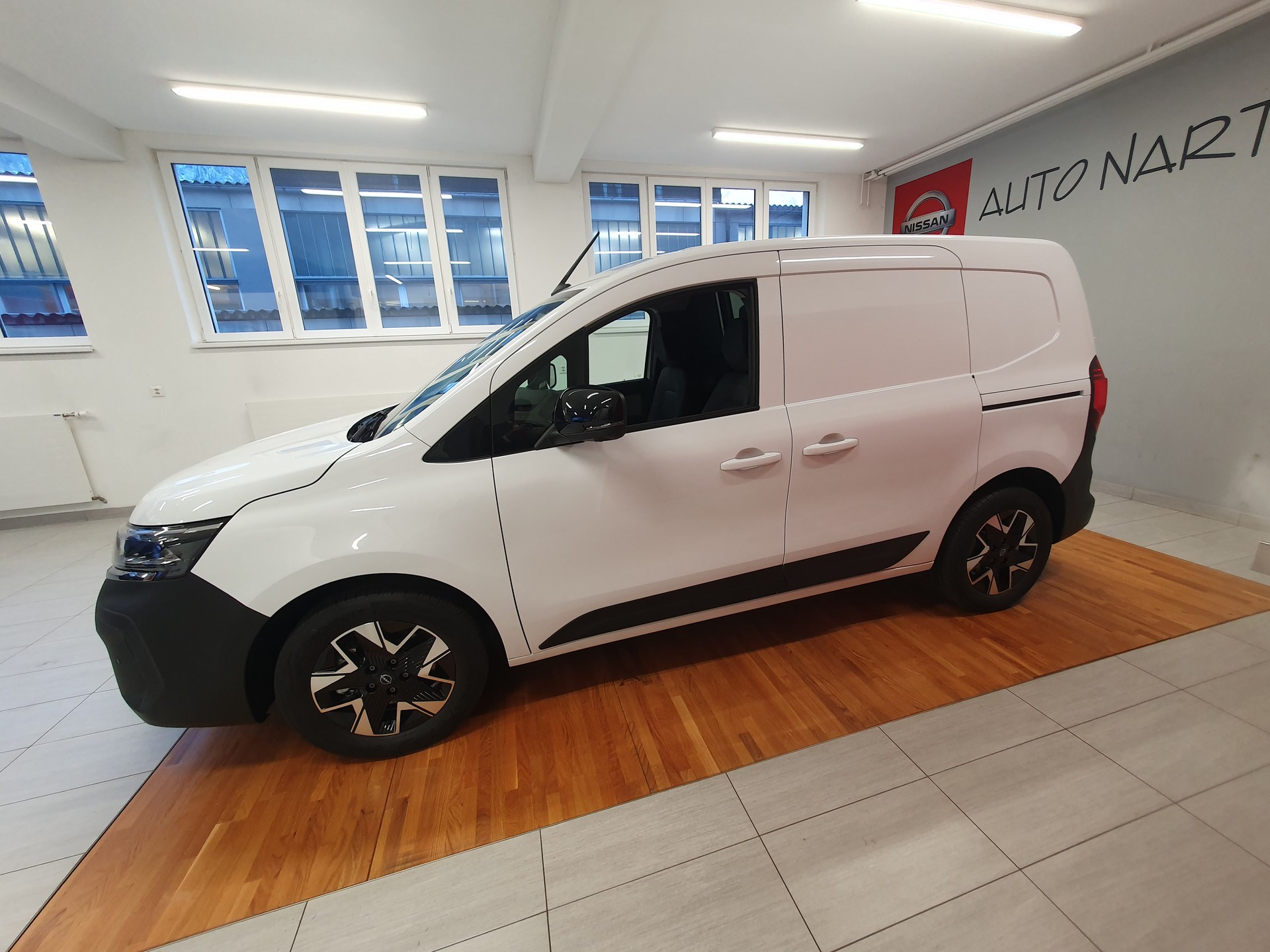 NISSAN Townstar 45kWh Tekna-showroom-element-1