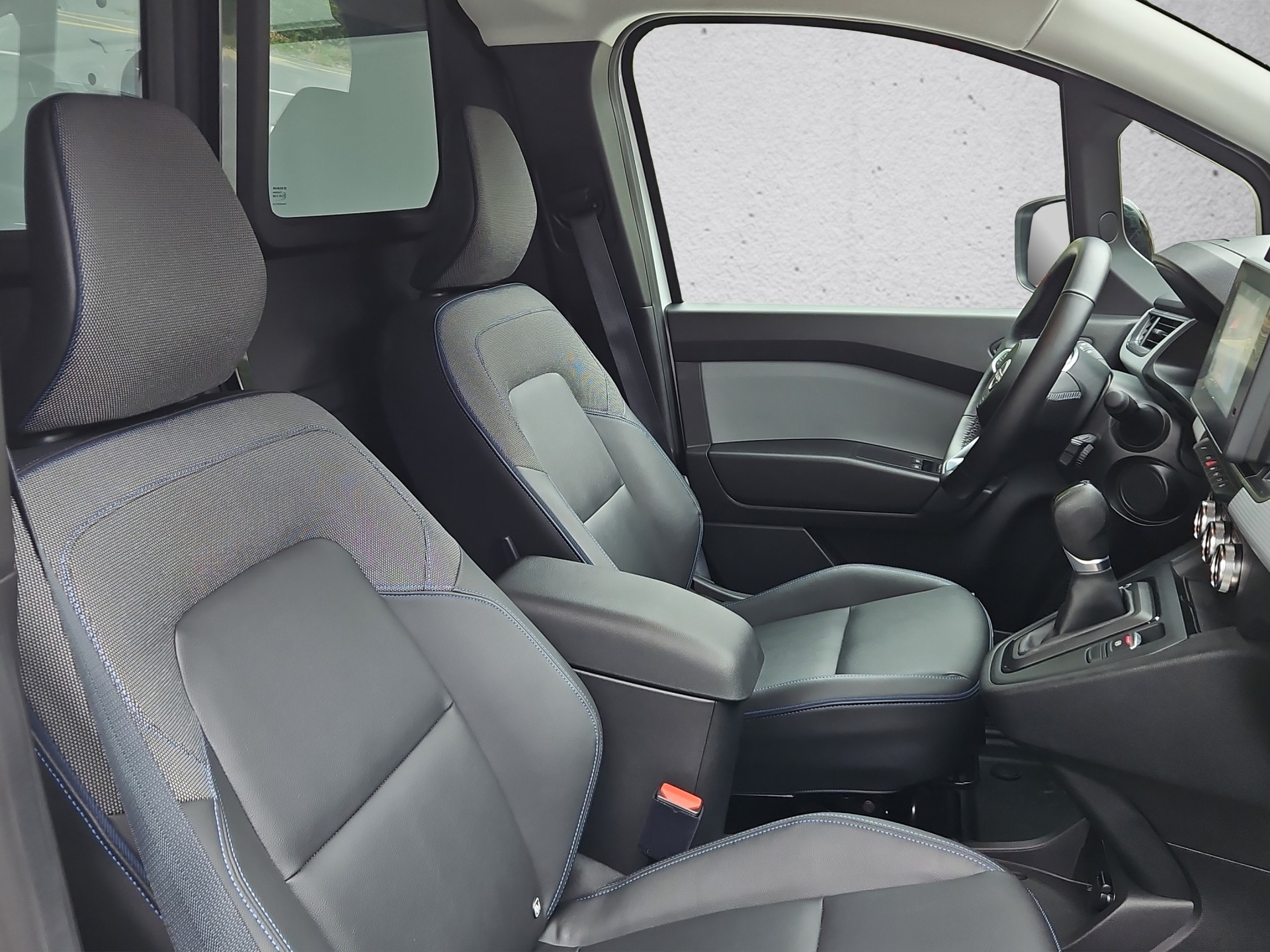 NISSAN Townstar 45kWh Tekna-image-18