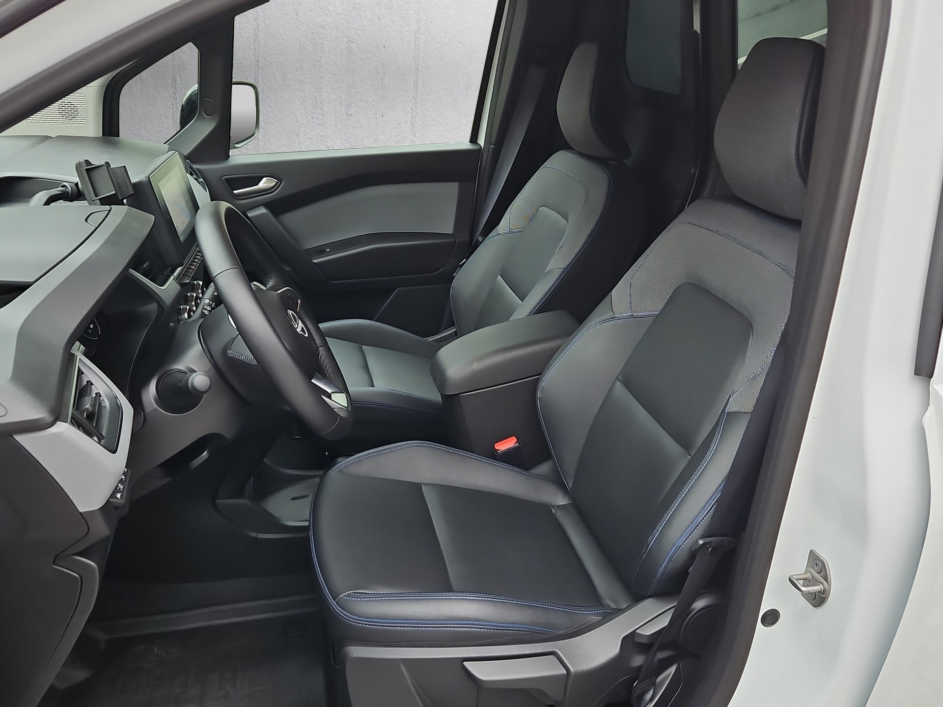 NISSAN Townstar 45kWh Tekna-image-8