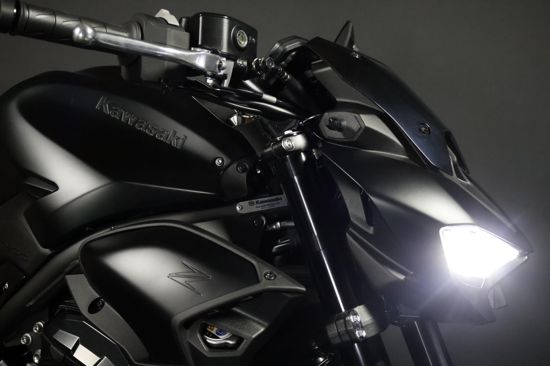 KAWASAKI Z 900 (91/70/35 KW) *Black Edition* Level 3-image-2
