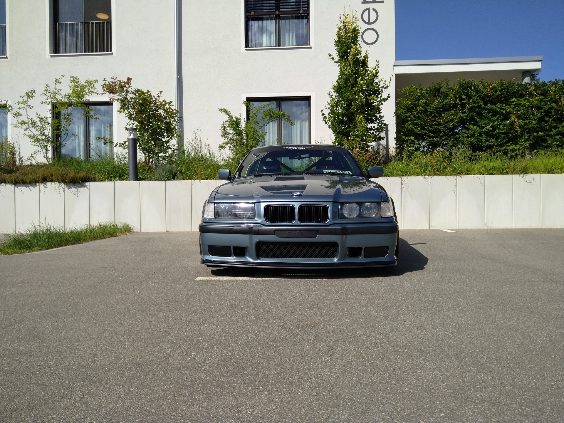 BMW 328i-image-2