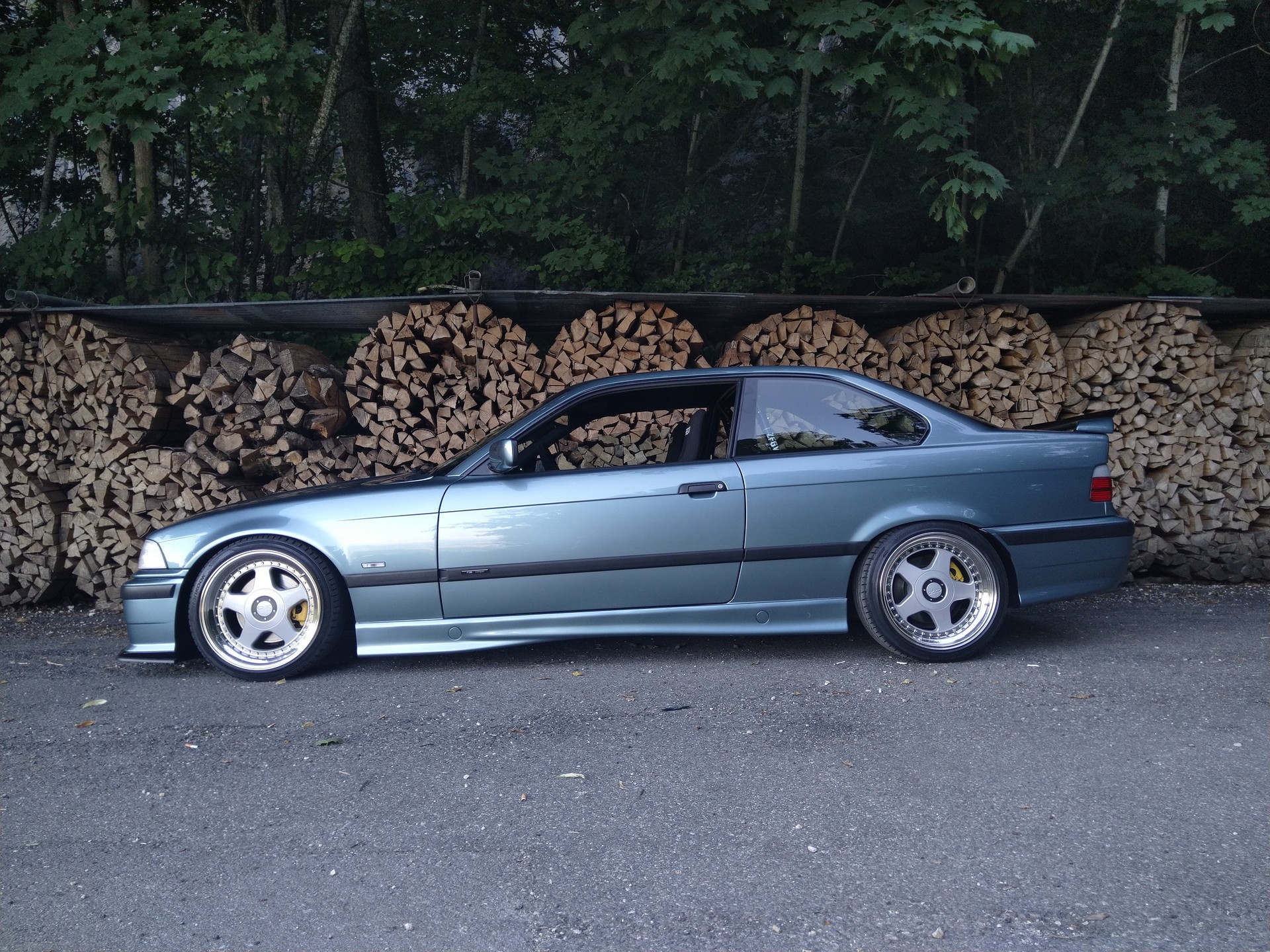 BMW 328i