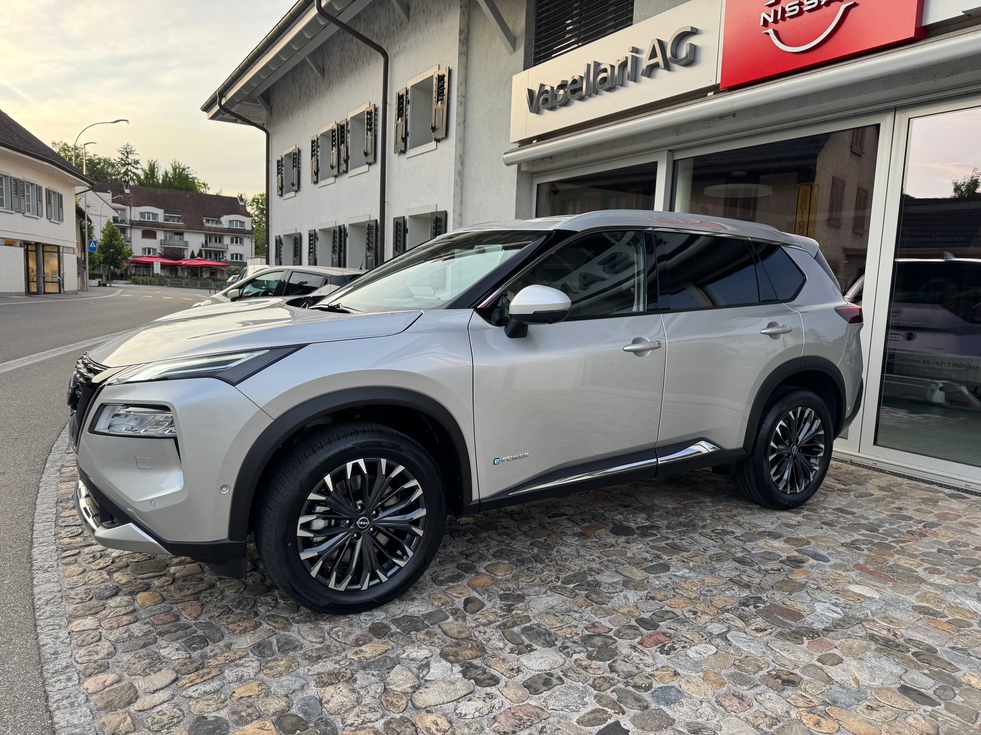 NISSAN X-Trail 1.5 VC-T e-Power 4WD Tekna-image-1