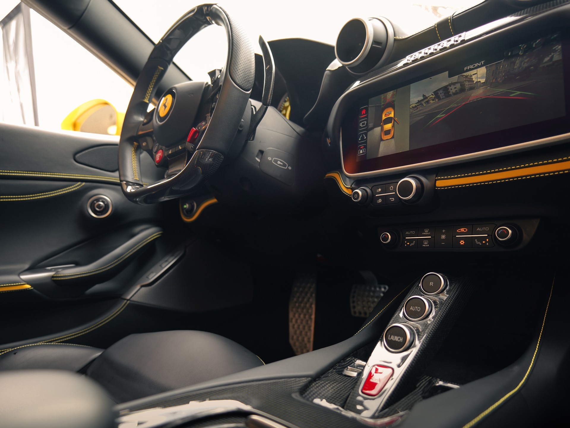 FERRARI Portofino M-image-12