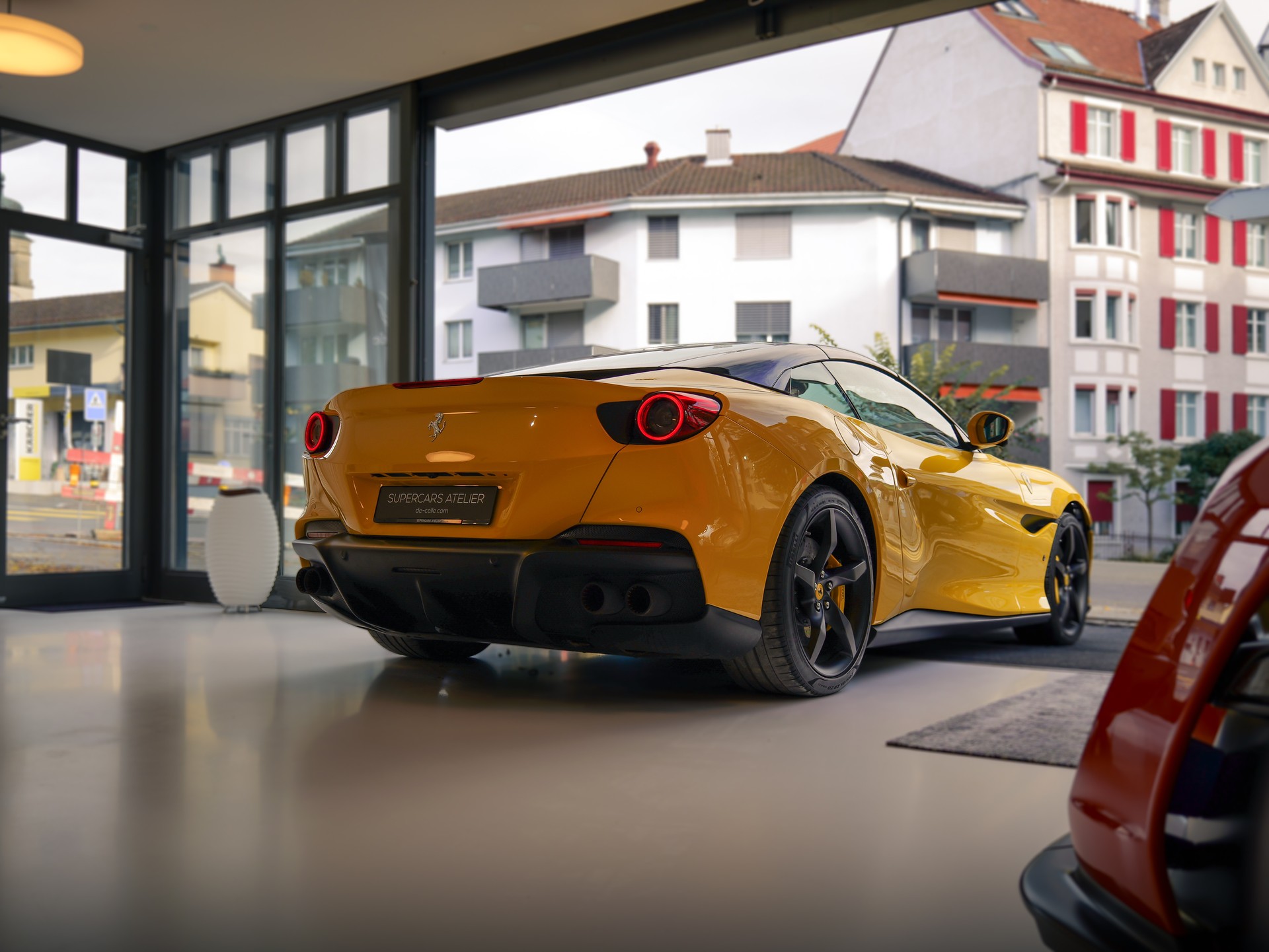 FERRARI Portofino M-image-7