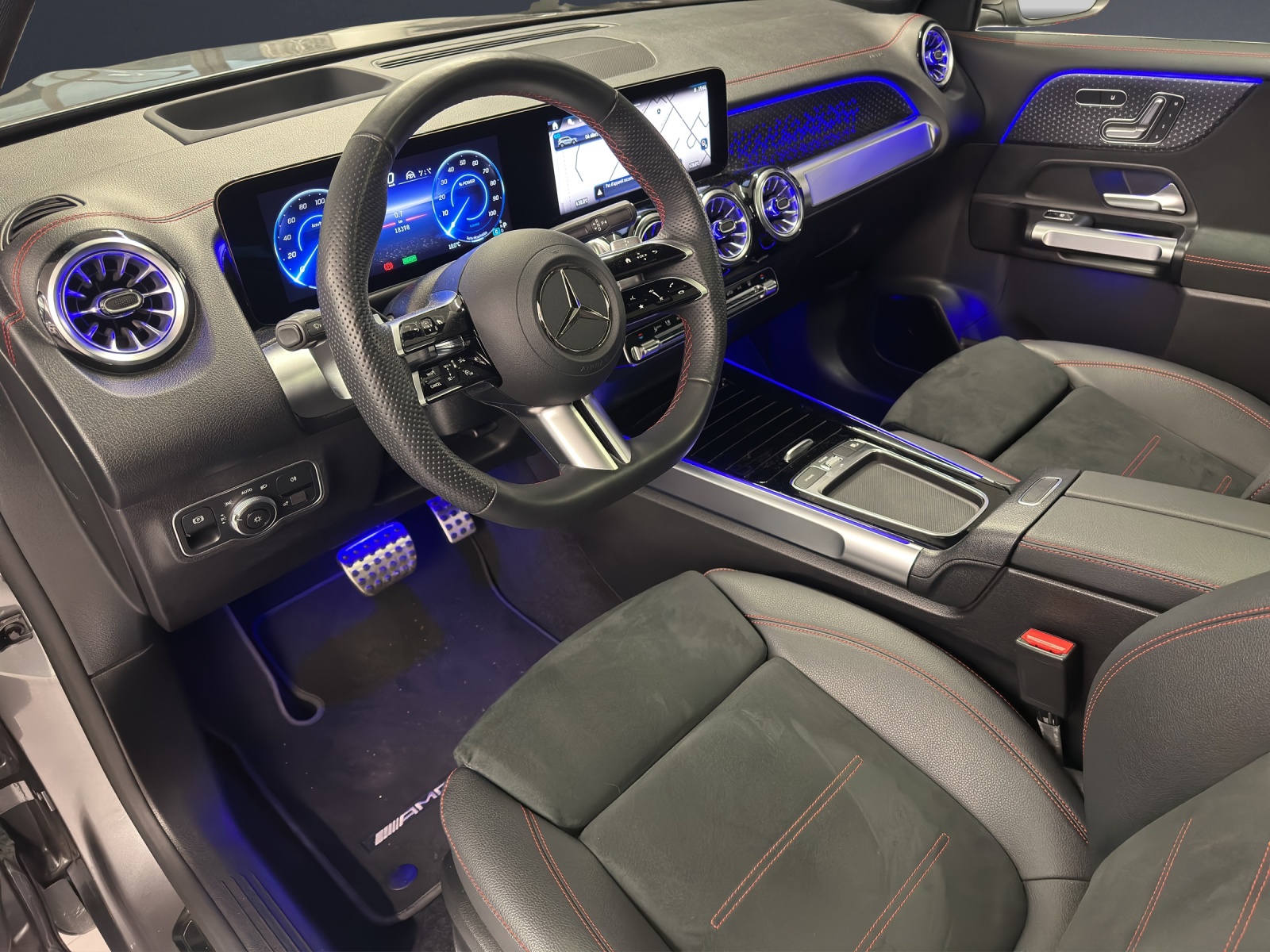 MERCEDES-BENZ EQB 350 4M Swiss Star-image-5