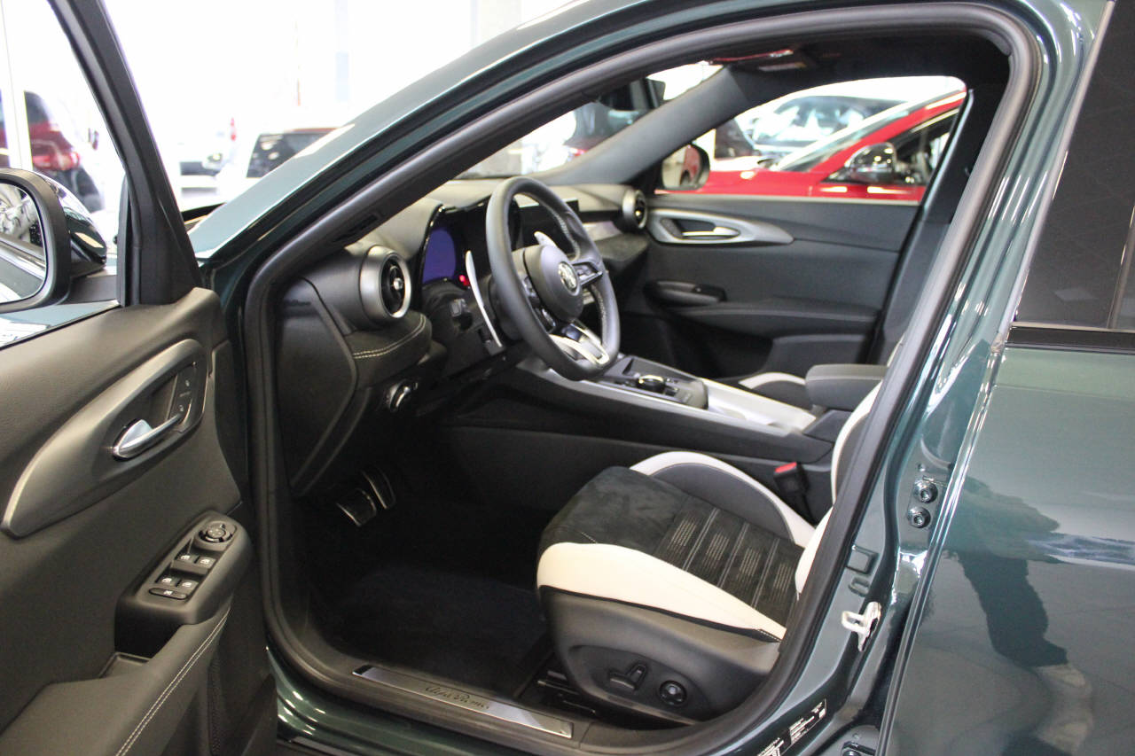 ALFA ROMEO Tonale 1.3 Plug-in Hybrid Q4 Sport Speciale-image-5