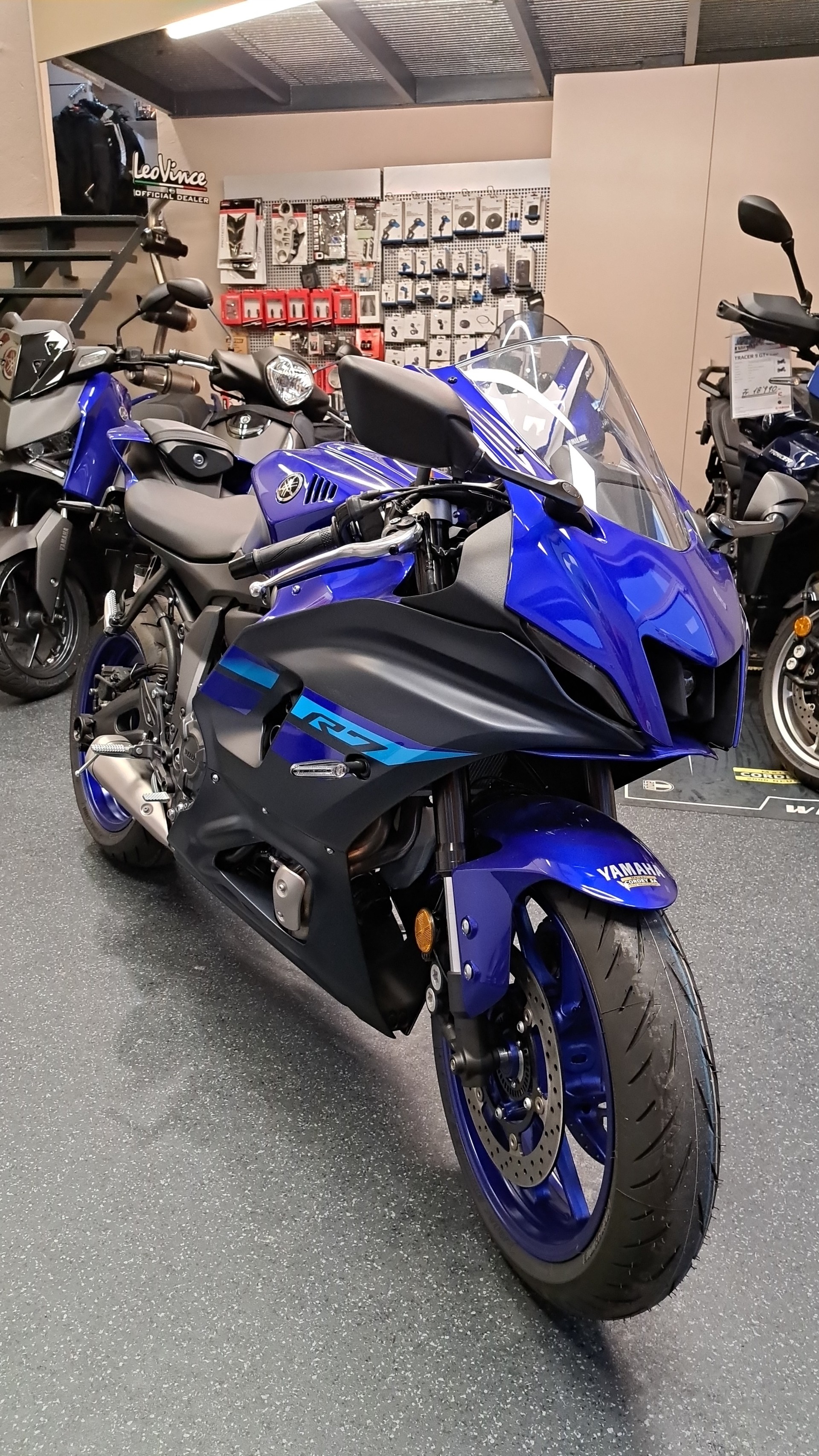 YAMAHA YZF-R7-image-0