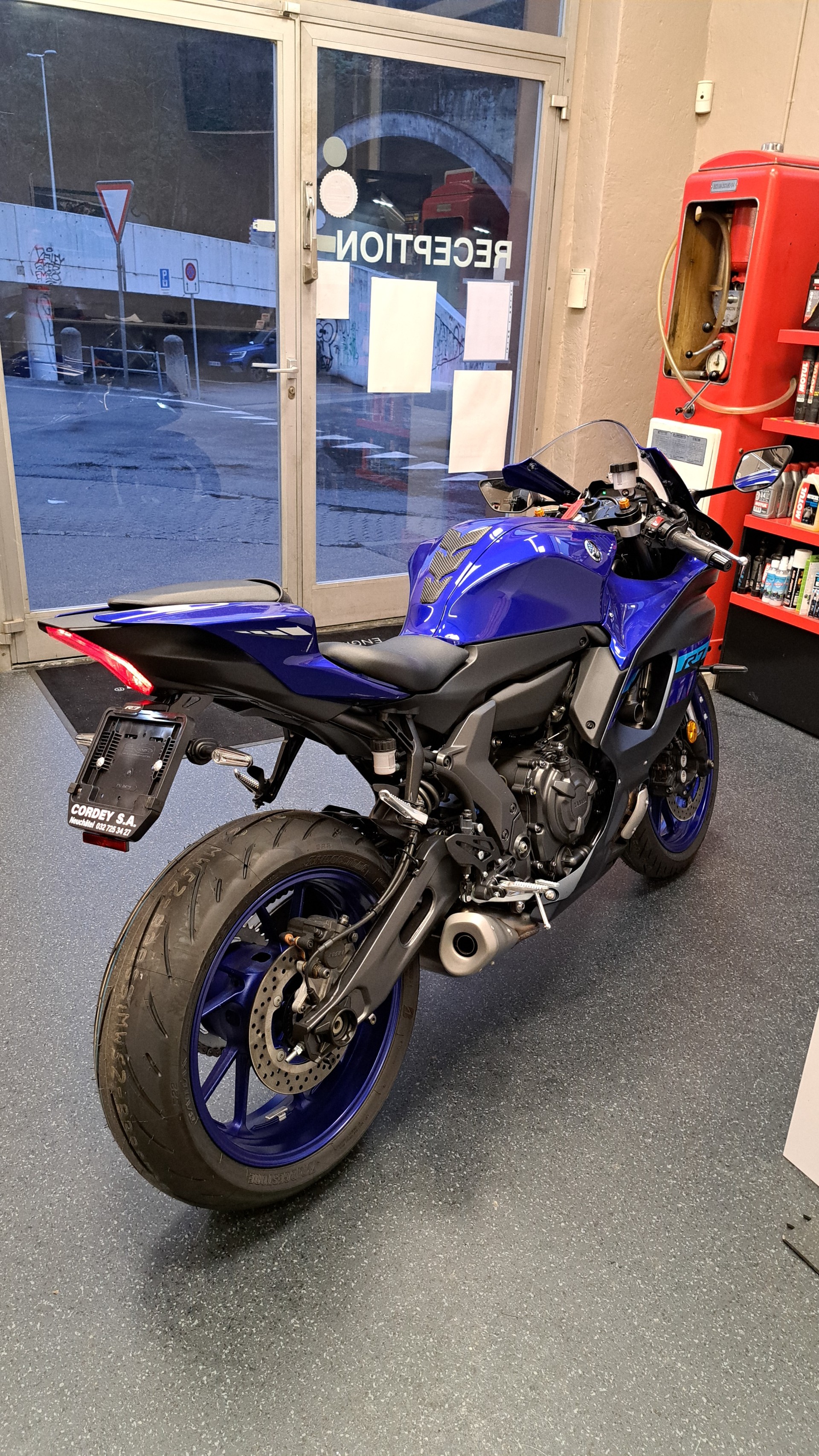 YAMAHA YZF-R7-image-4