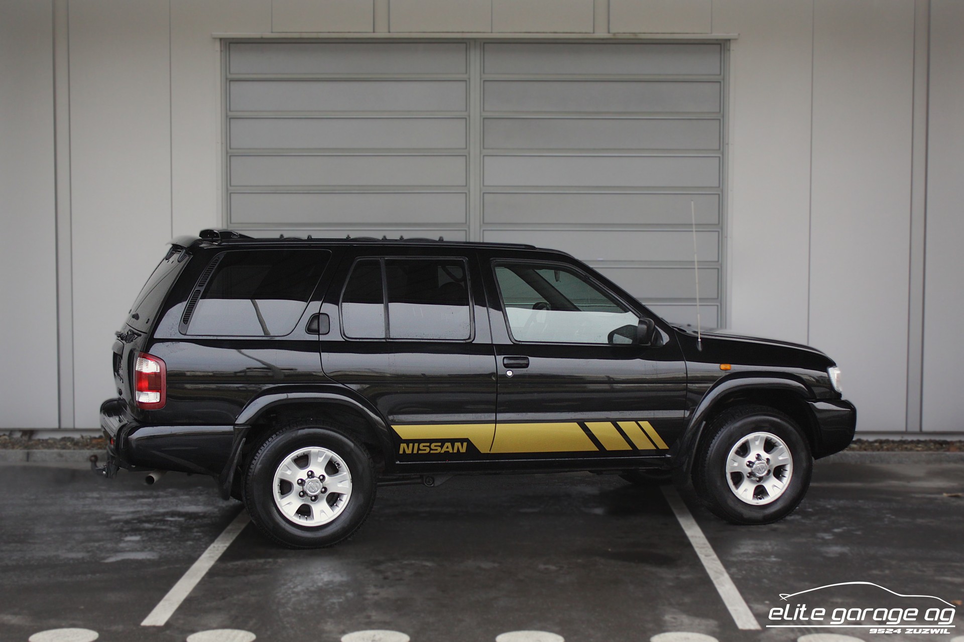 NISSAN Pathfinder 3.3 Exec. V6-image-4