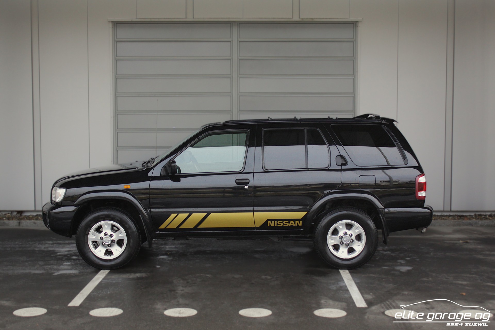 NISSAN Pathfinder 3.3 Exec. V6-image-1