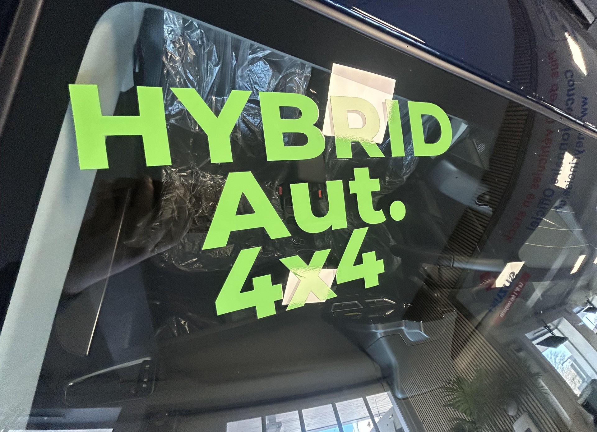 SUZUKI S-Cross 1.4 T Sakura Top Hybrid 4x4-showroom-element-1