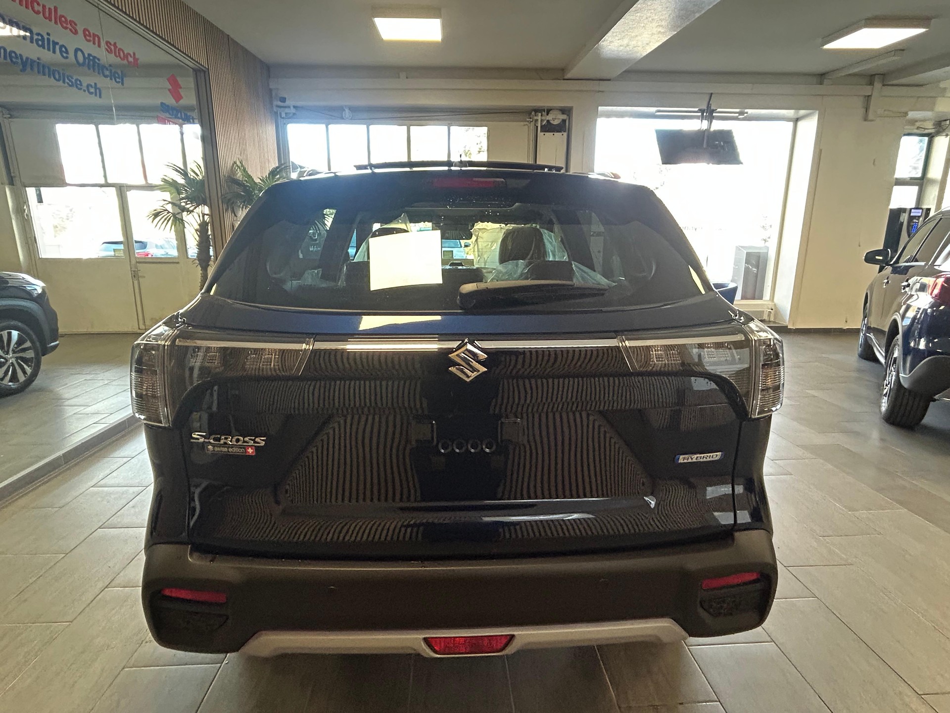 SUZUKI S-Cross 1.4 T Sakura Top Hybrid 4x4-image-7
