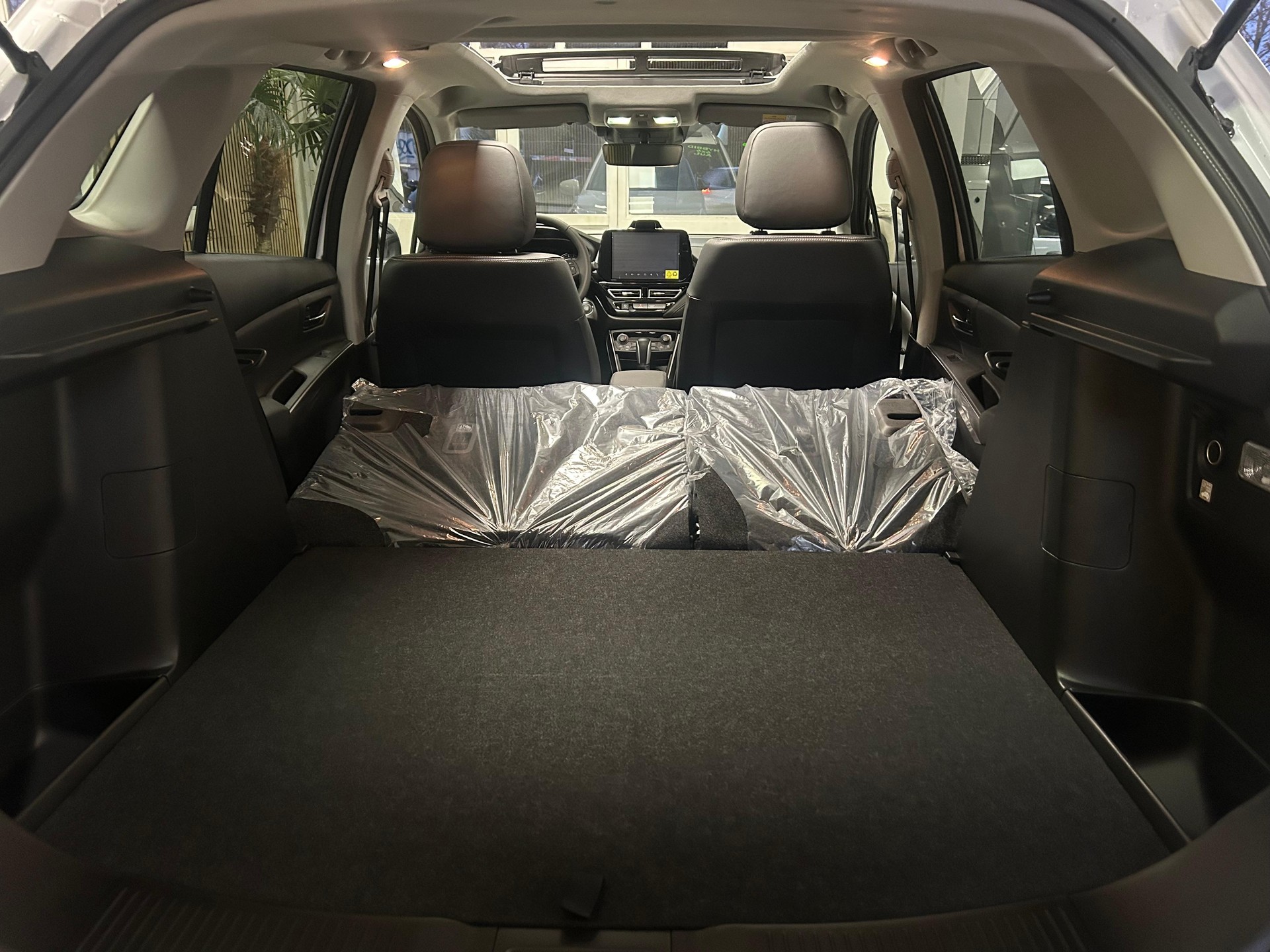 SUZUKI S-Cross 1.4 T Sakura Top Hybrid 4x4-image-22
