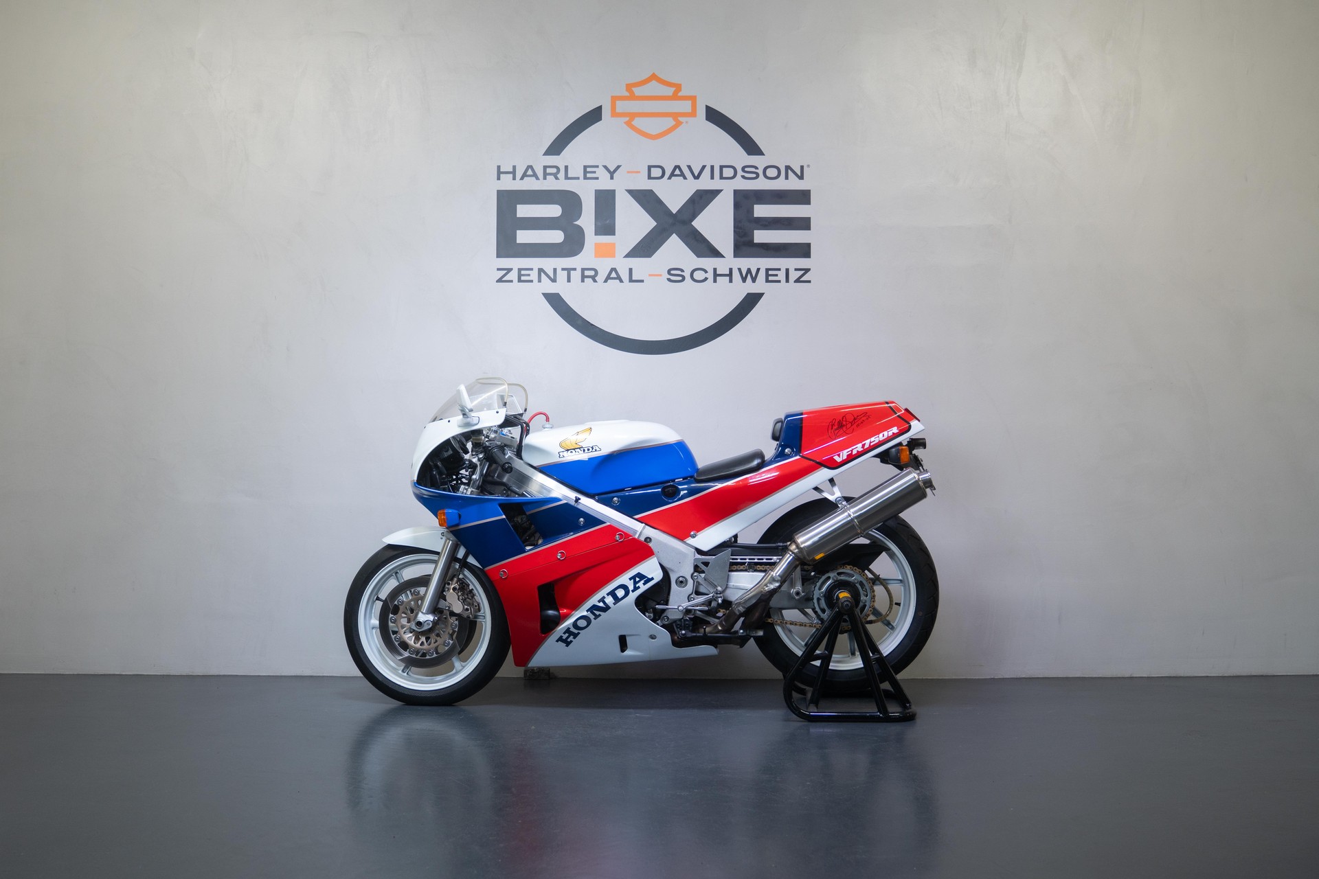 HONDA VFR 750 R-image-2