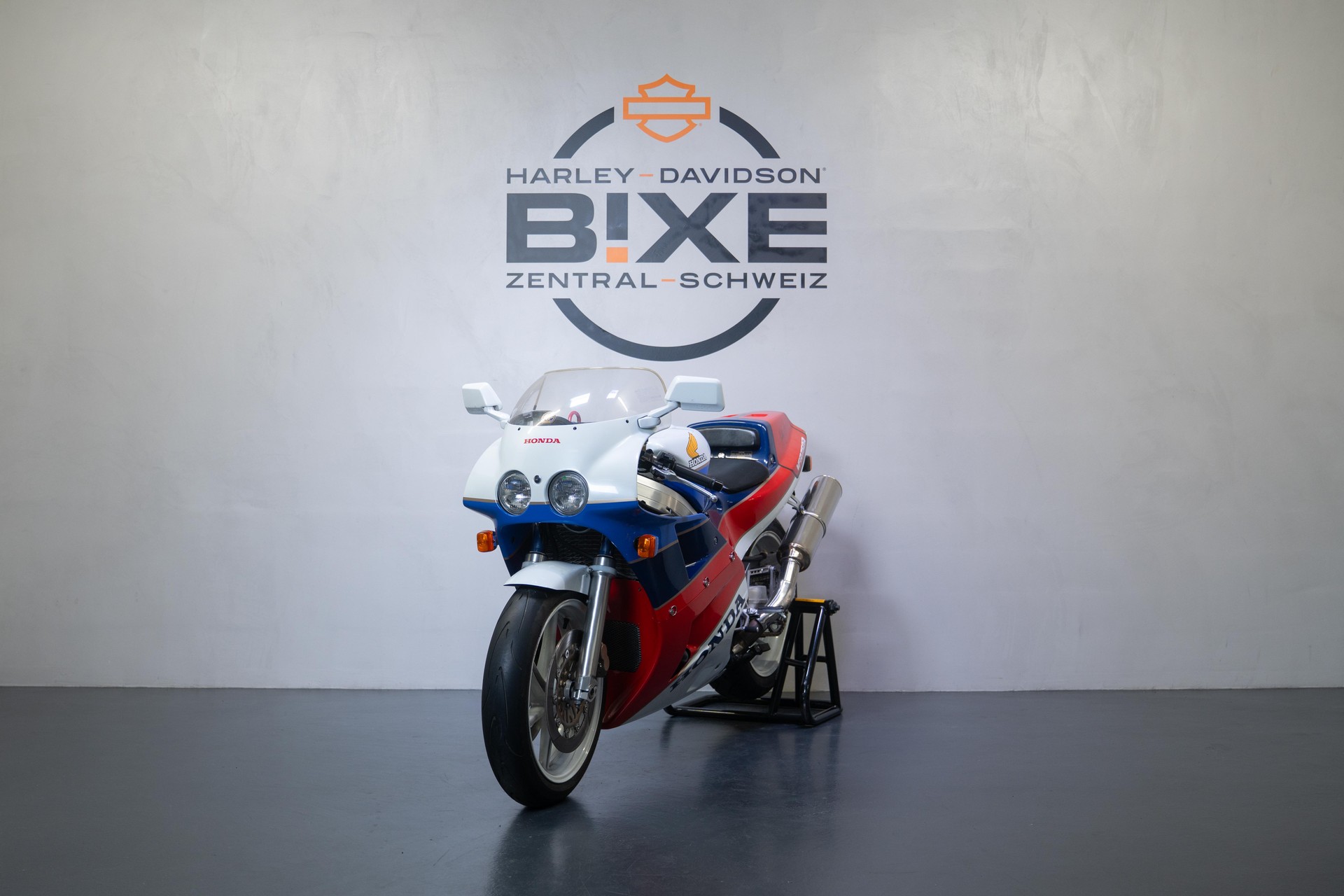 HONDA VFR 750 R-image-1