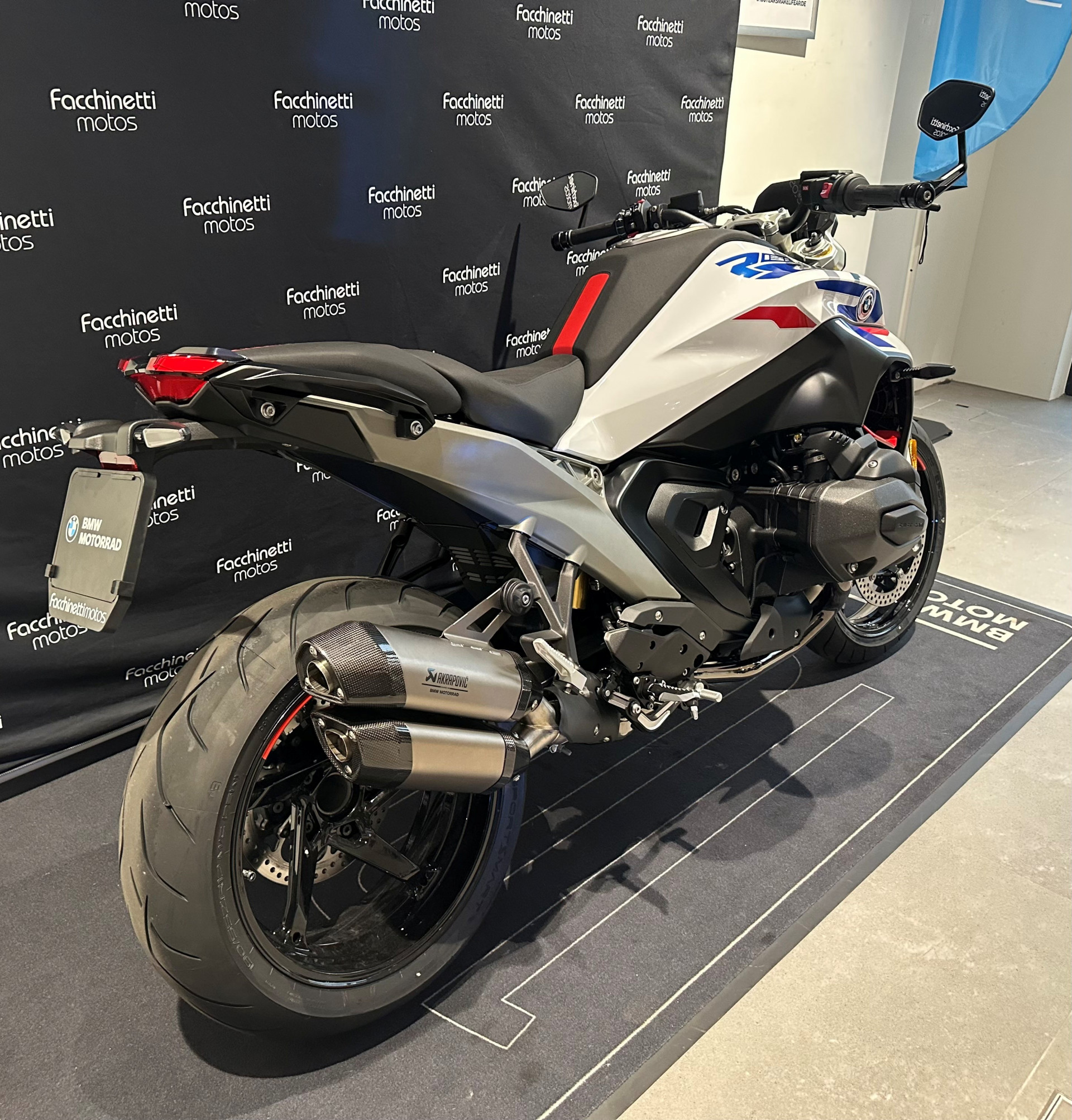 BMW R 1300 R Performance-image-4