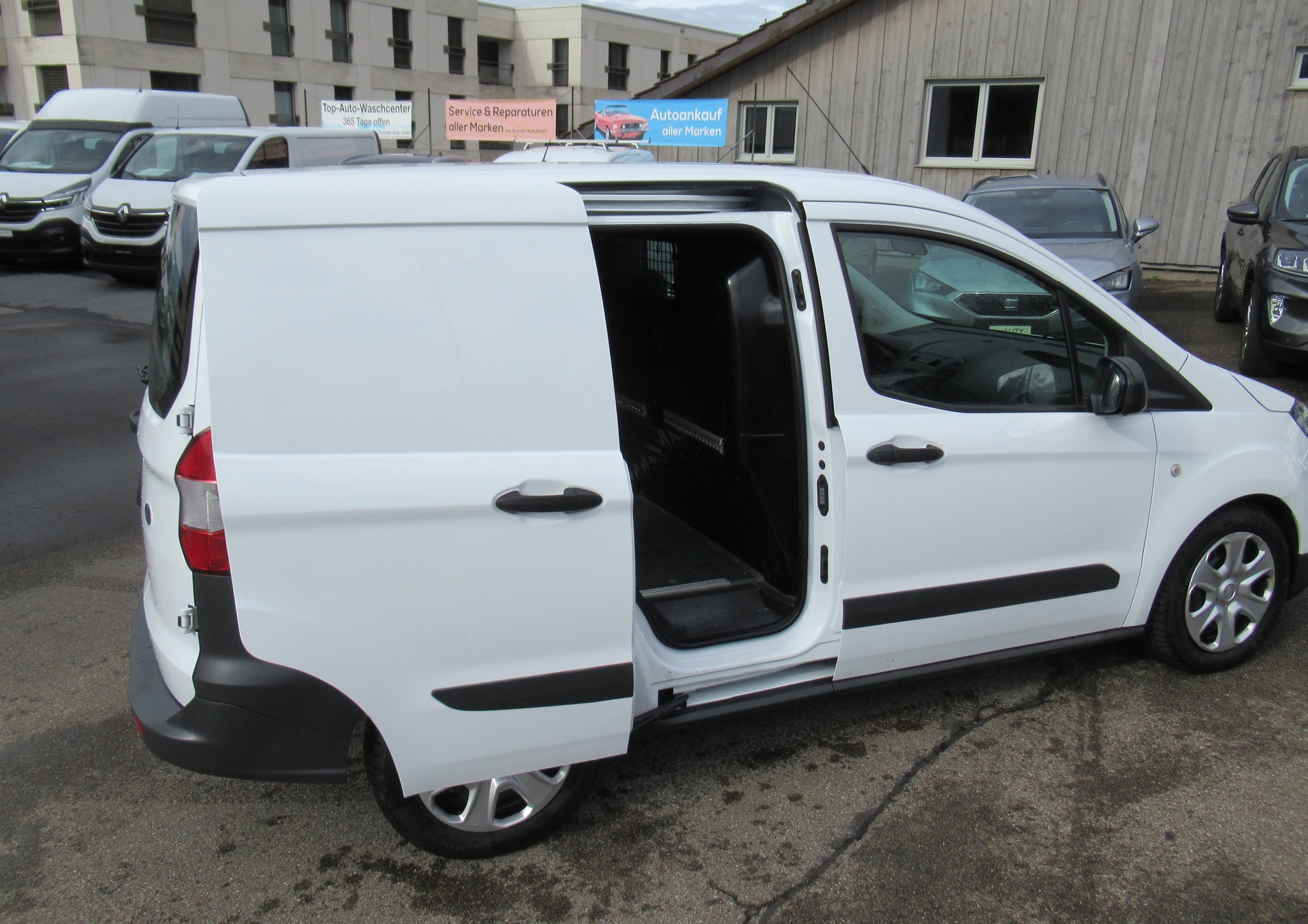 FORD Transit Courier Van 1.5 TDCi Trend-image-4