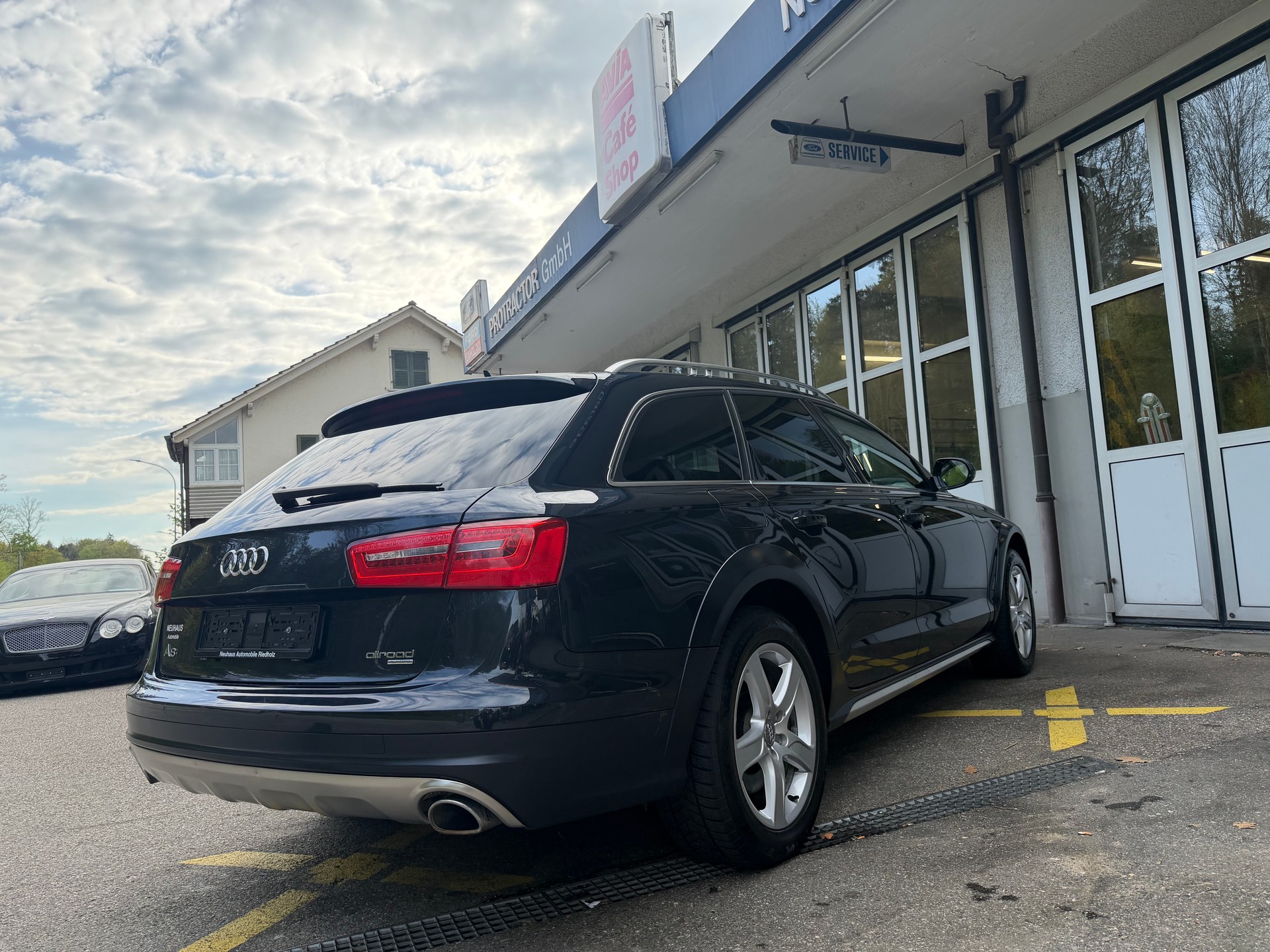 AUDI A6 allroad 3.0 TDI V6 quattro S-tronic-image-4