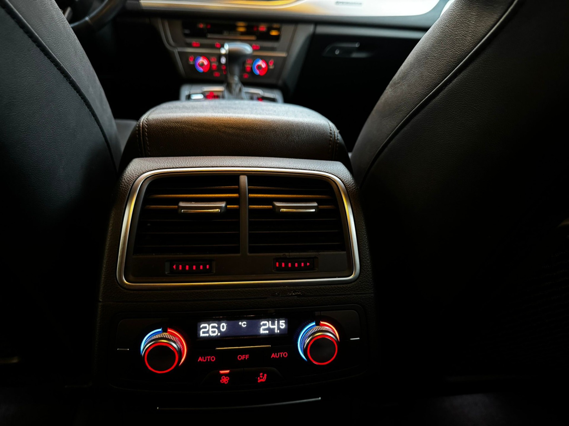 AUDI A6 allroad 3.0 TDI V6 quattro S-tronic-image-17