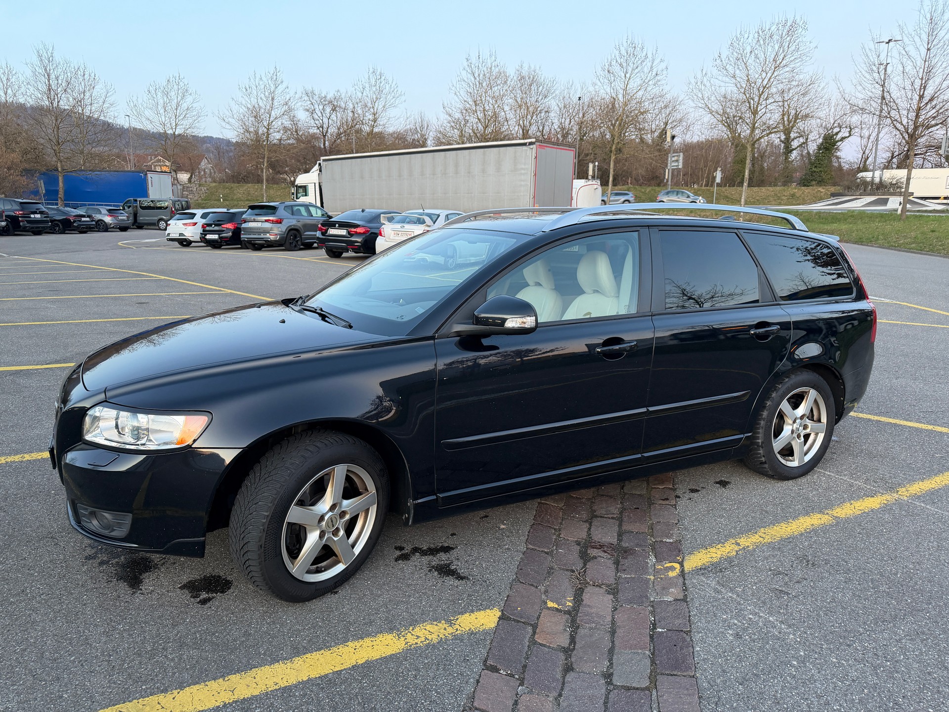 VOLVO V50 T5 AWD Summum Geartronic-image-2