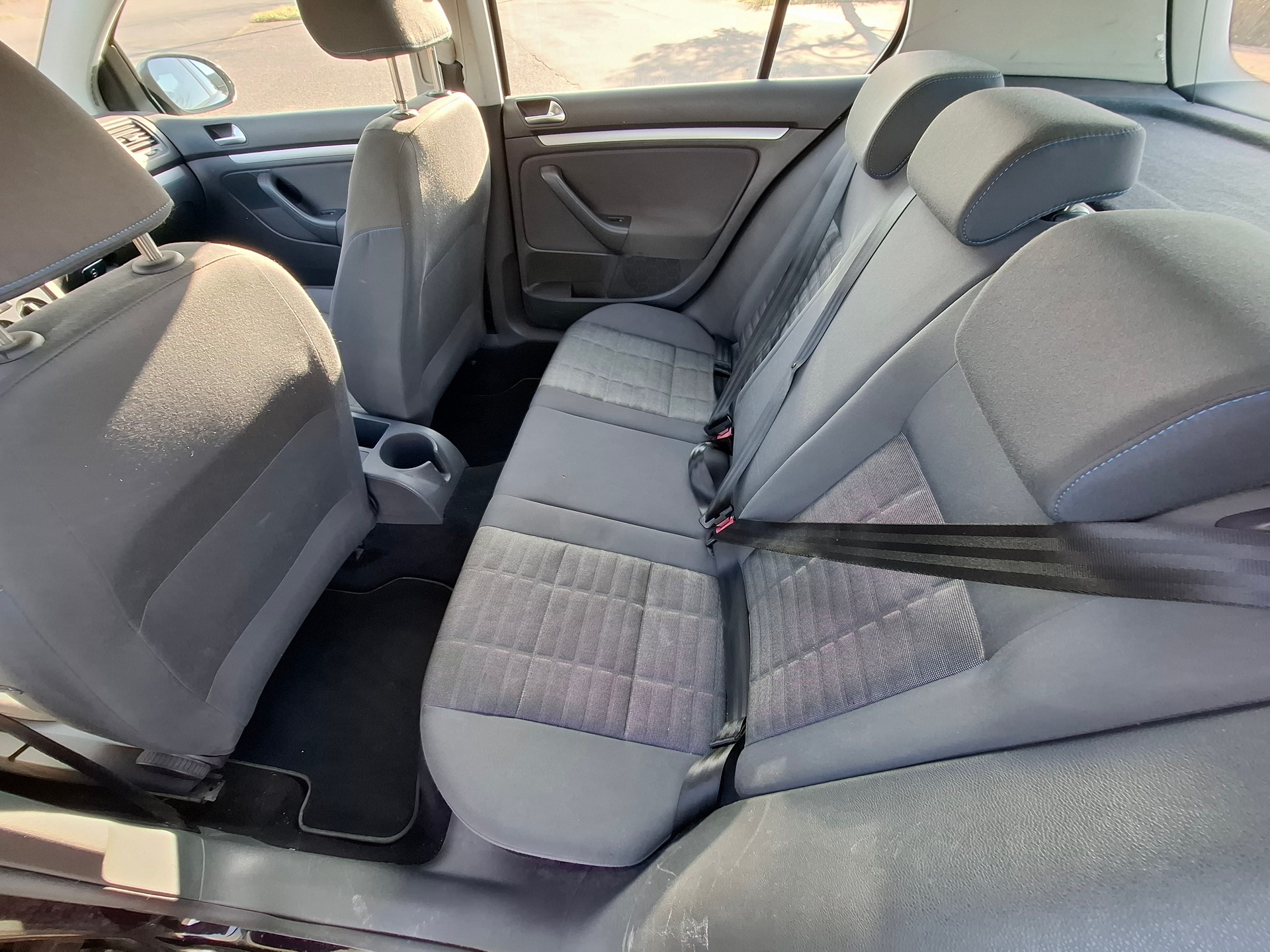 VW Golf 1.6 Trendline-image-11