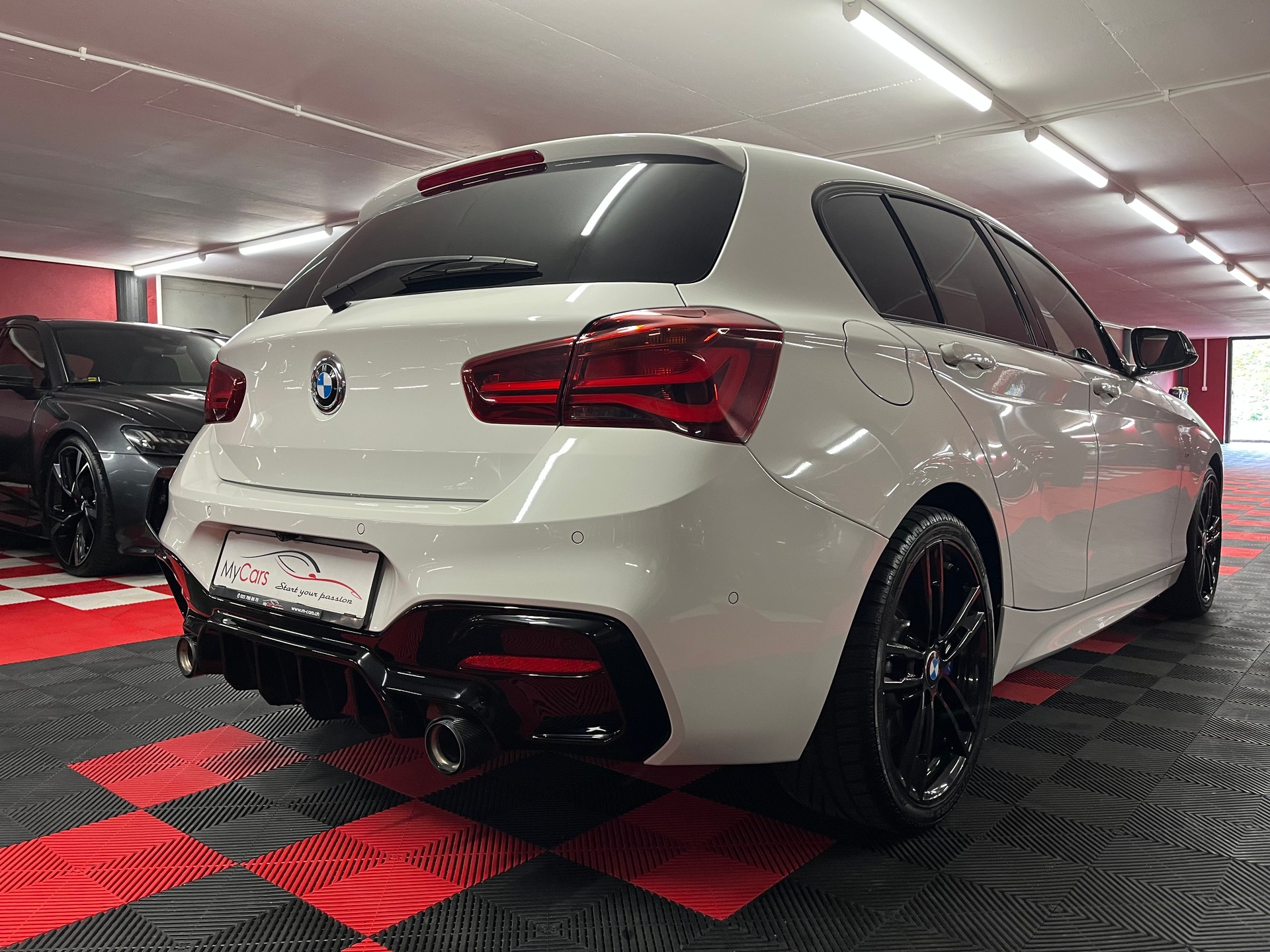 BMW M140i xDrive Steptronic-image-6