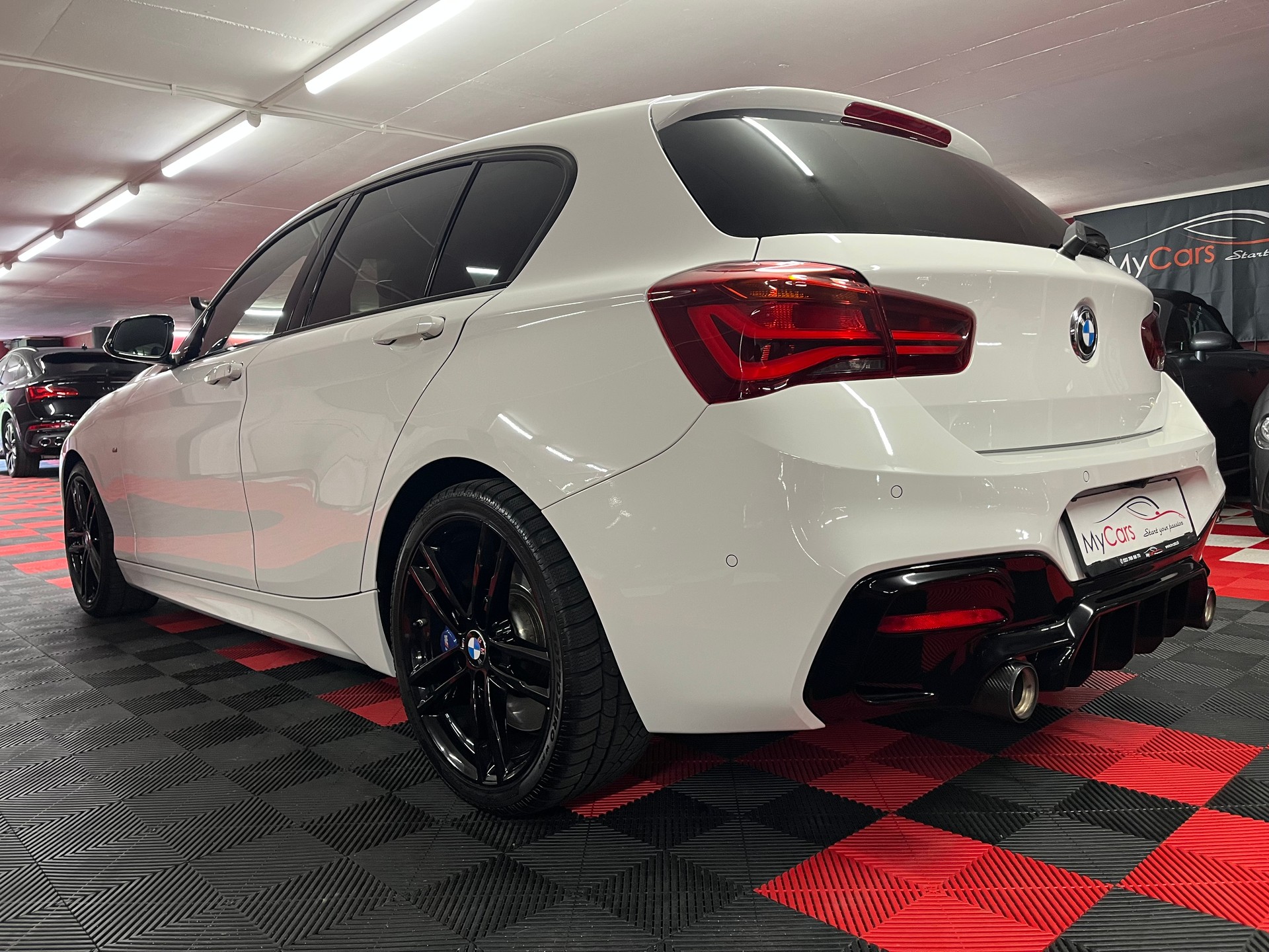 BMW M140i xDrive Steptronic-image-8