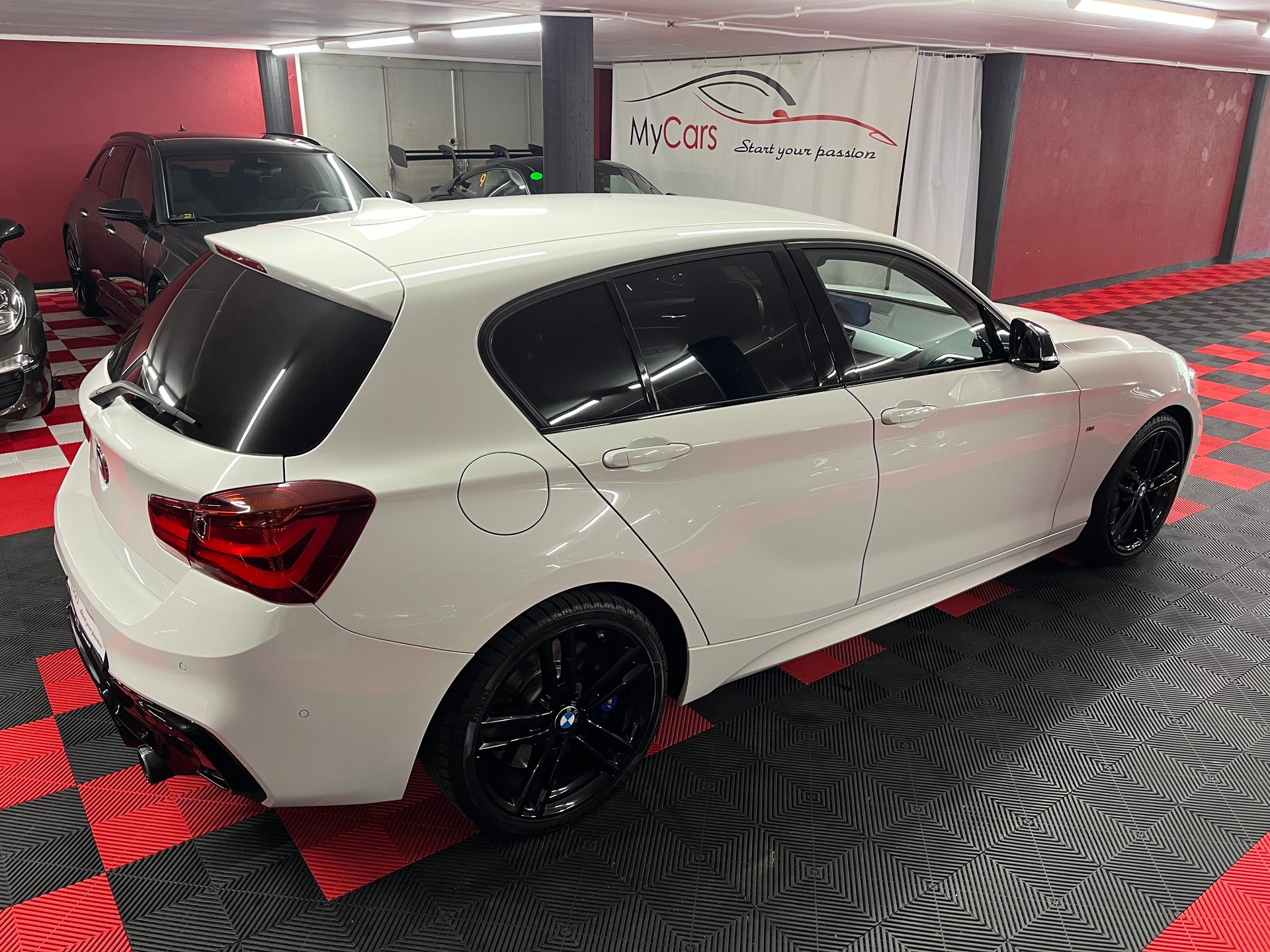 BMW M140i xDrive Steptronic-image-5